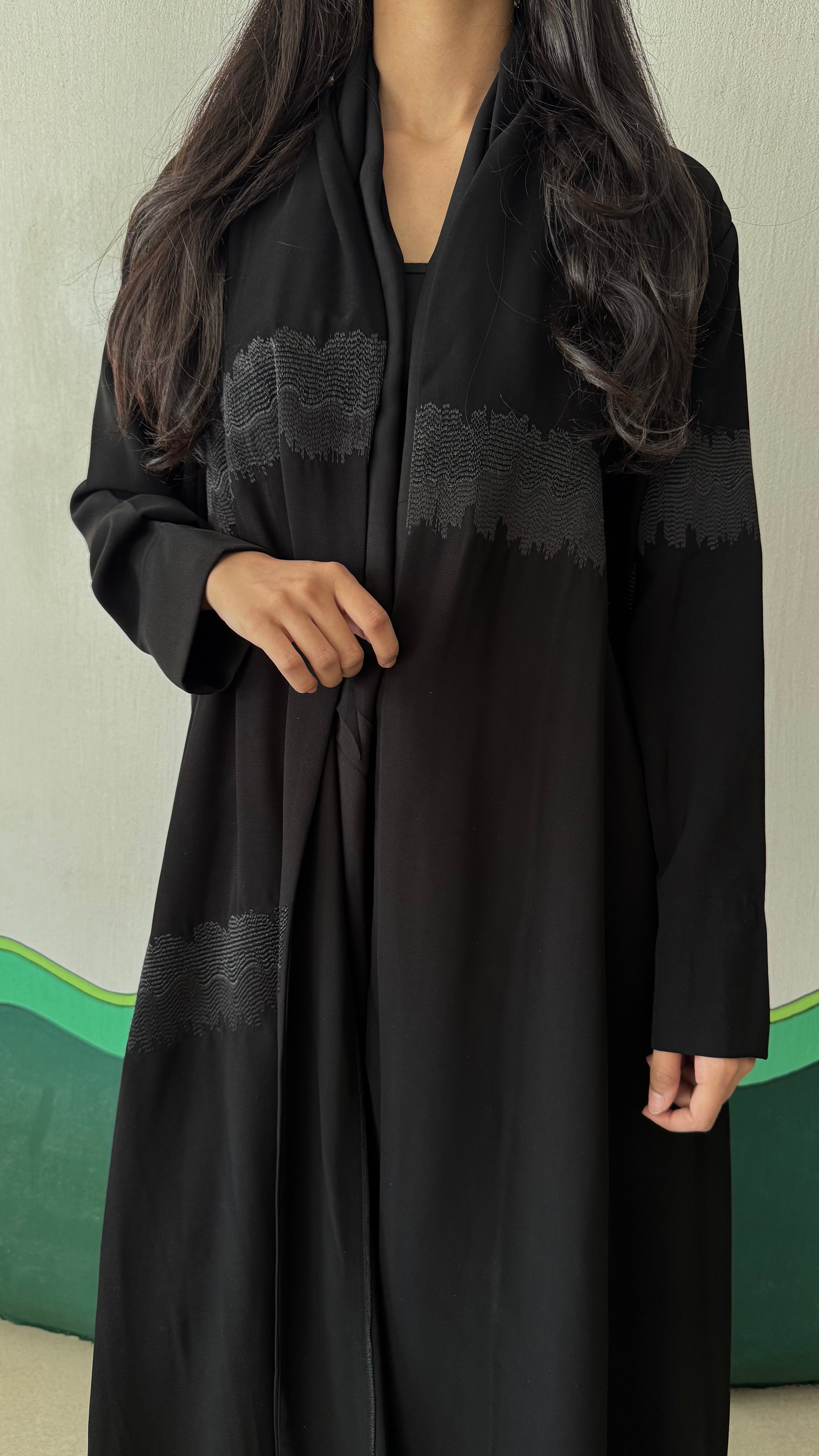 MWT338 - عباية سواد تطريز - Aya