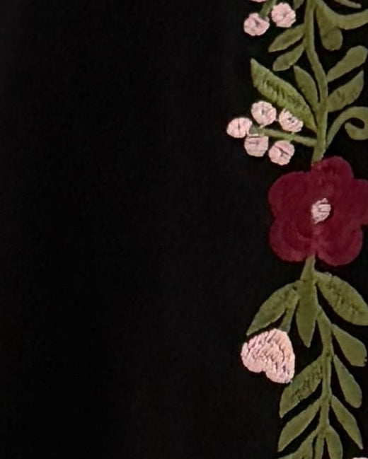 MW2099 - عبايه كريب مع اضافة تطريز انيقة - Aya