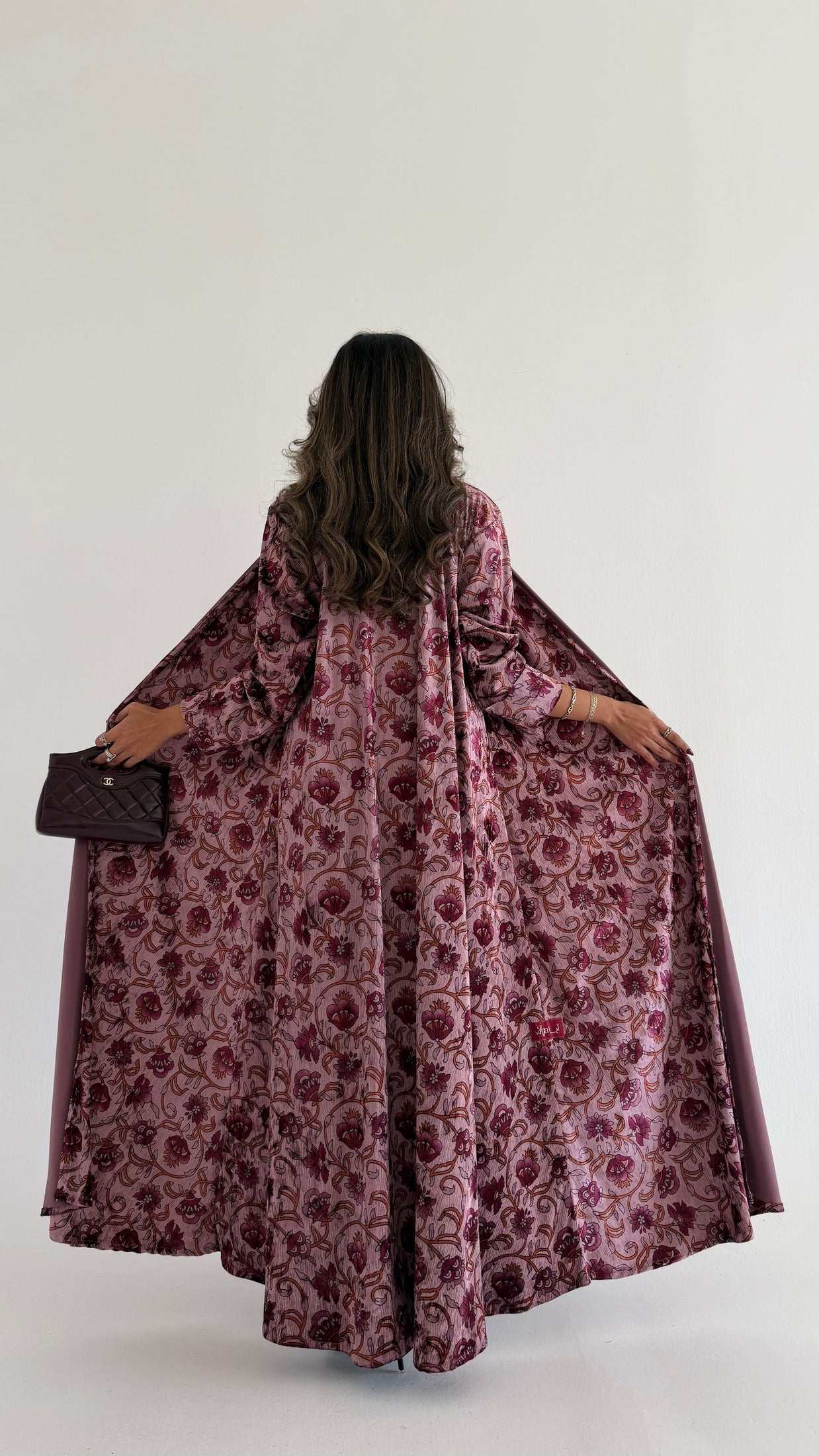 MWT586 - Velvet abaya with floral print | عباية مخمل زهري - Aya