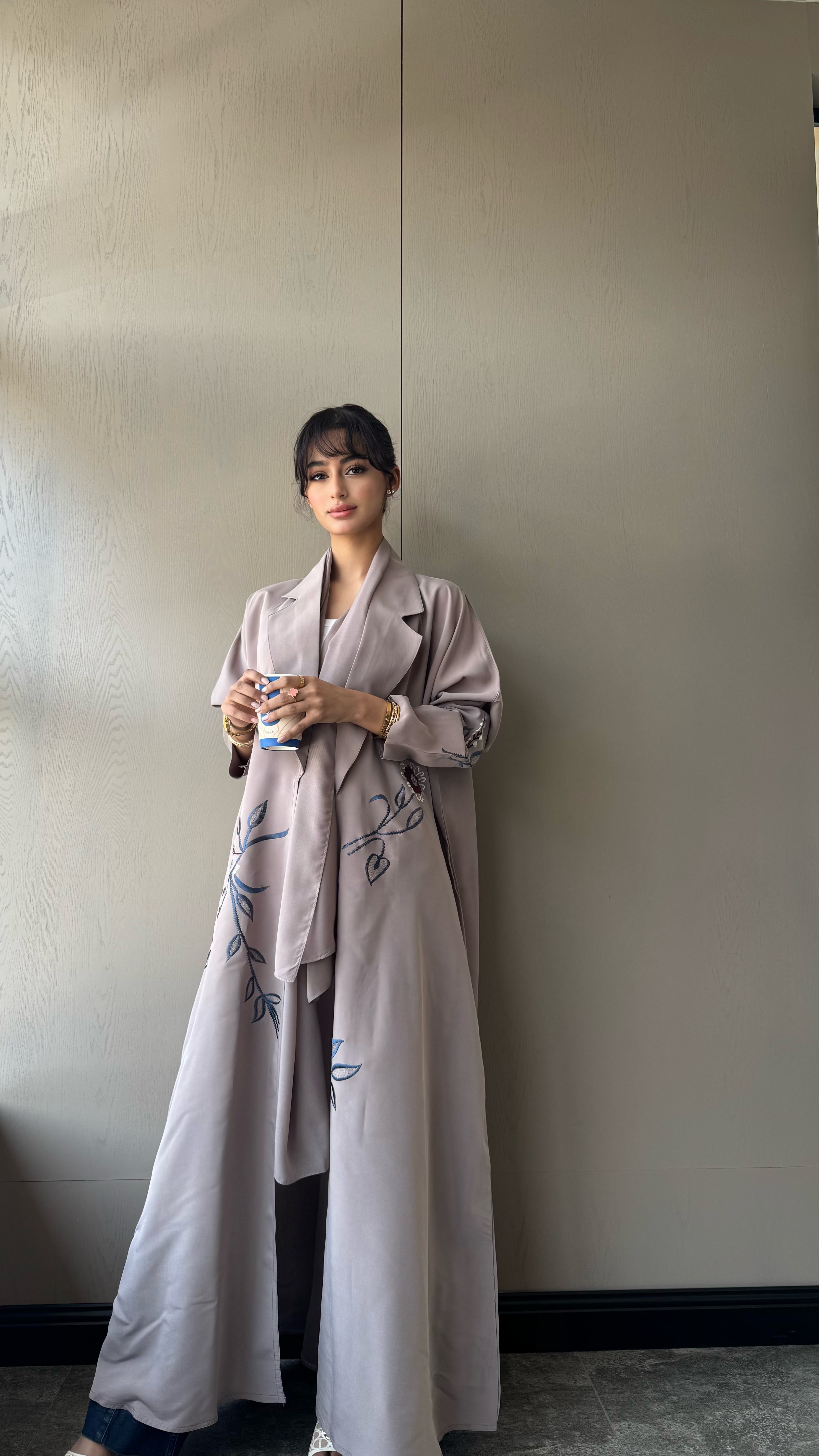 MW1393 -عباية حرير ياباني مع تطريز يدوي نص كلوش - Aya