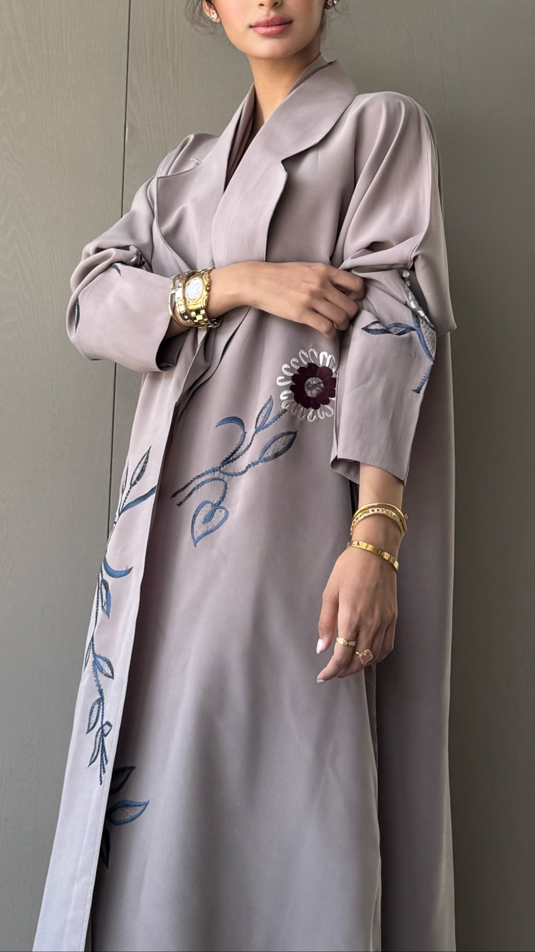 MW1393 -عباية حرير ياباني مع تطريز يدوي نص كلوش - Aya