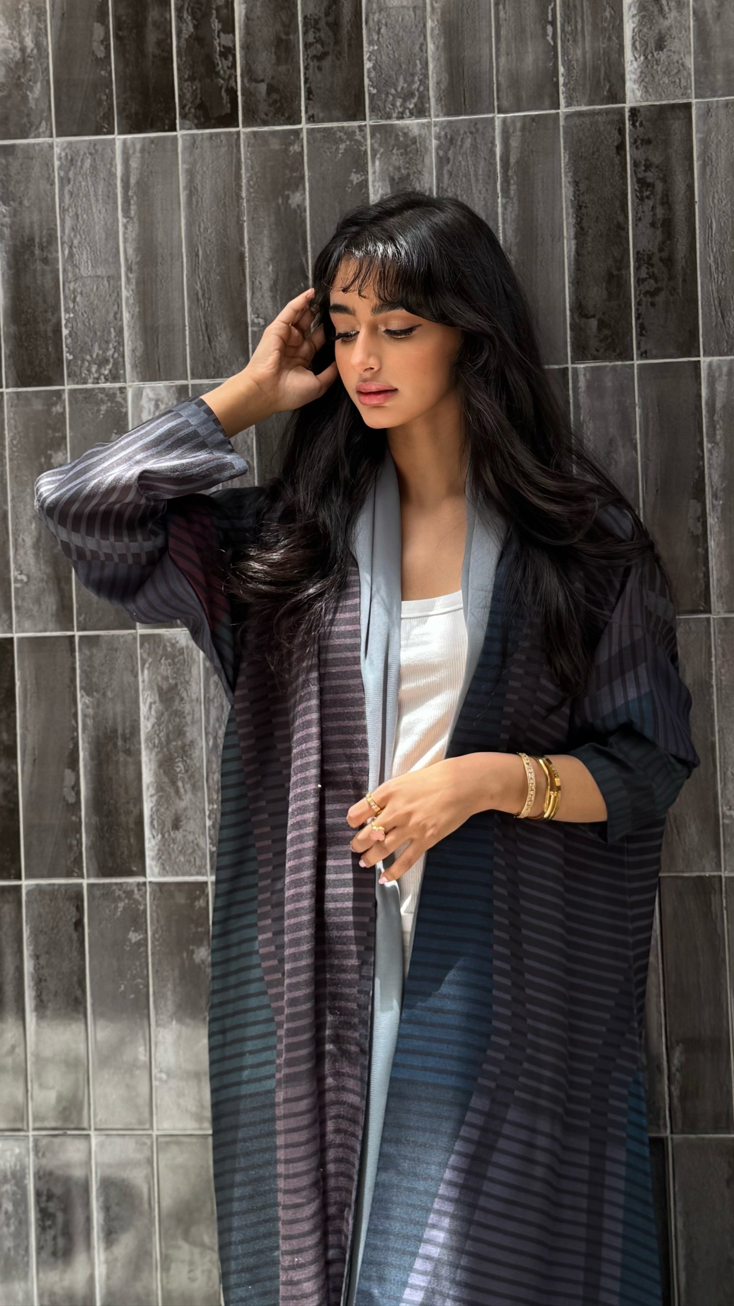MW645 - Light Crepe Standing with Jacquard Half-Cloche