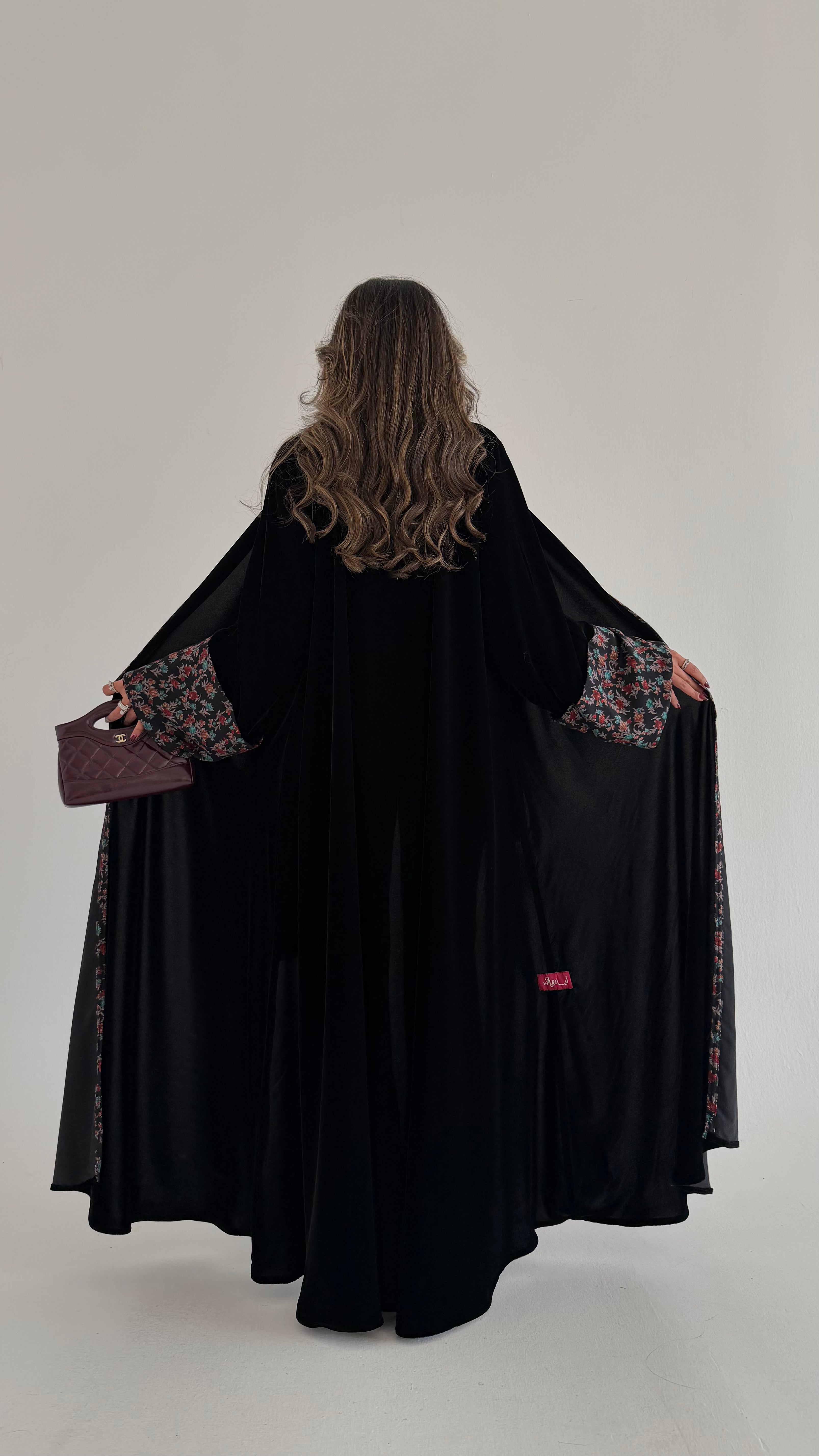 MWT707 - عباية مخمل مع تدخيلة كشميري أسود | Velvet abaya with black Kashmiri - Aya
