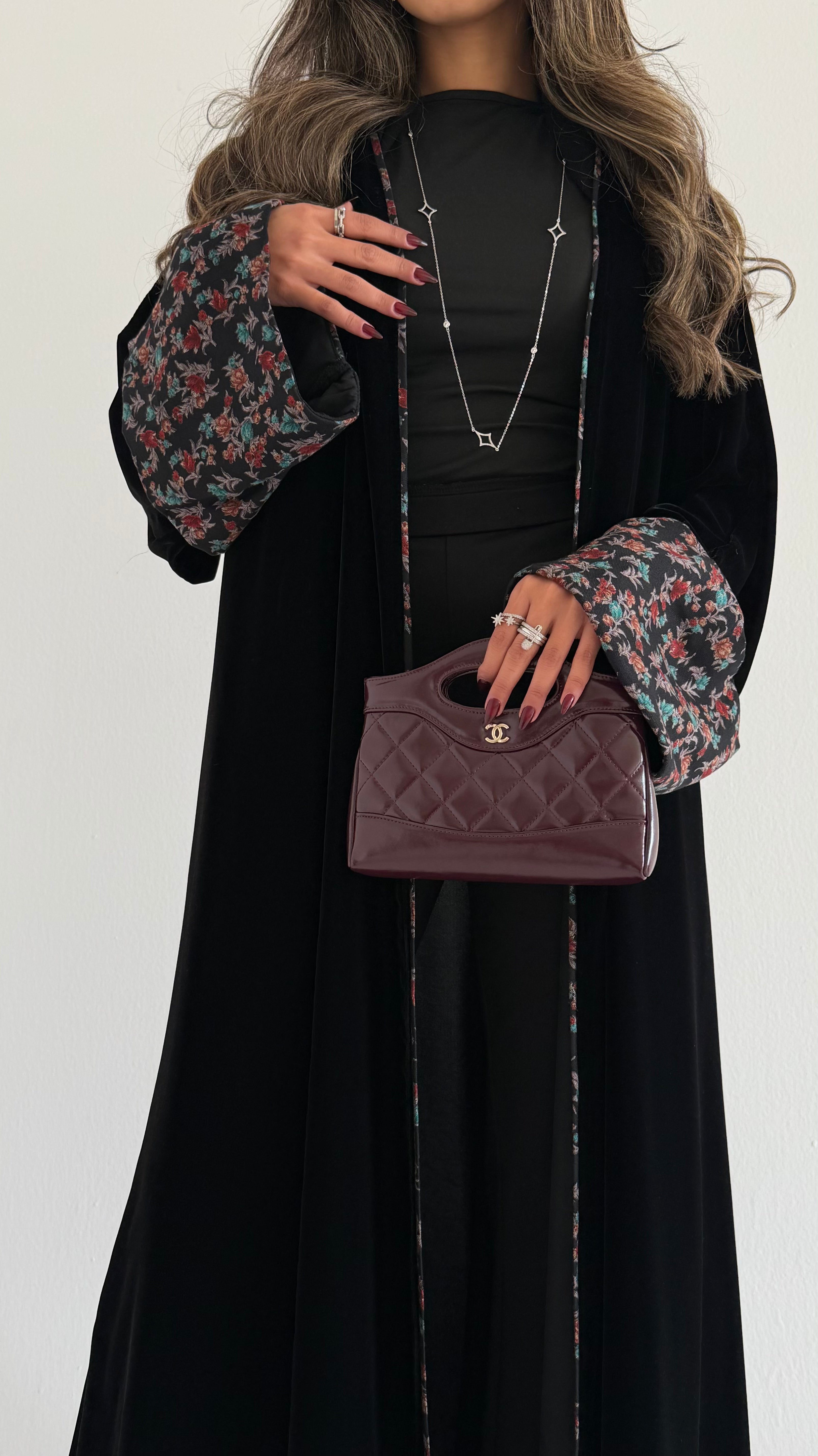 MWT707 - عباية مخمل مع تدخيلة كشميري أسود | Velvet abaya with black Kashmiri - Aya