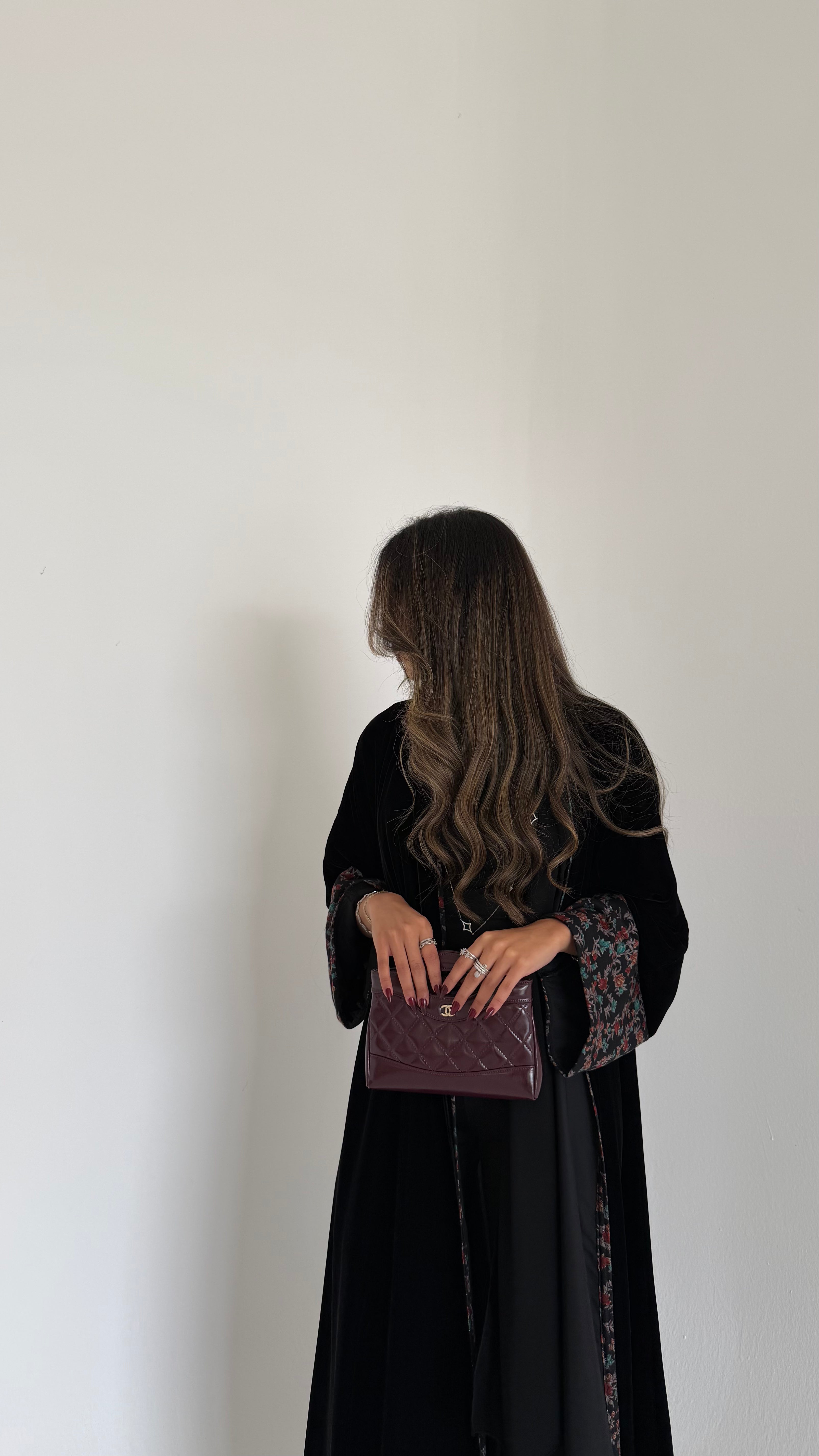 MWT707 - عباية مخمل مع تدخيلة كشميري أسود | Velvet abaya with black Kashmiri - Aya