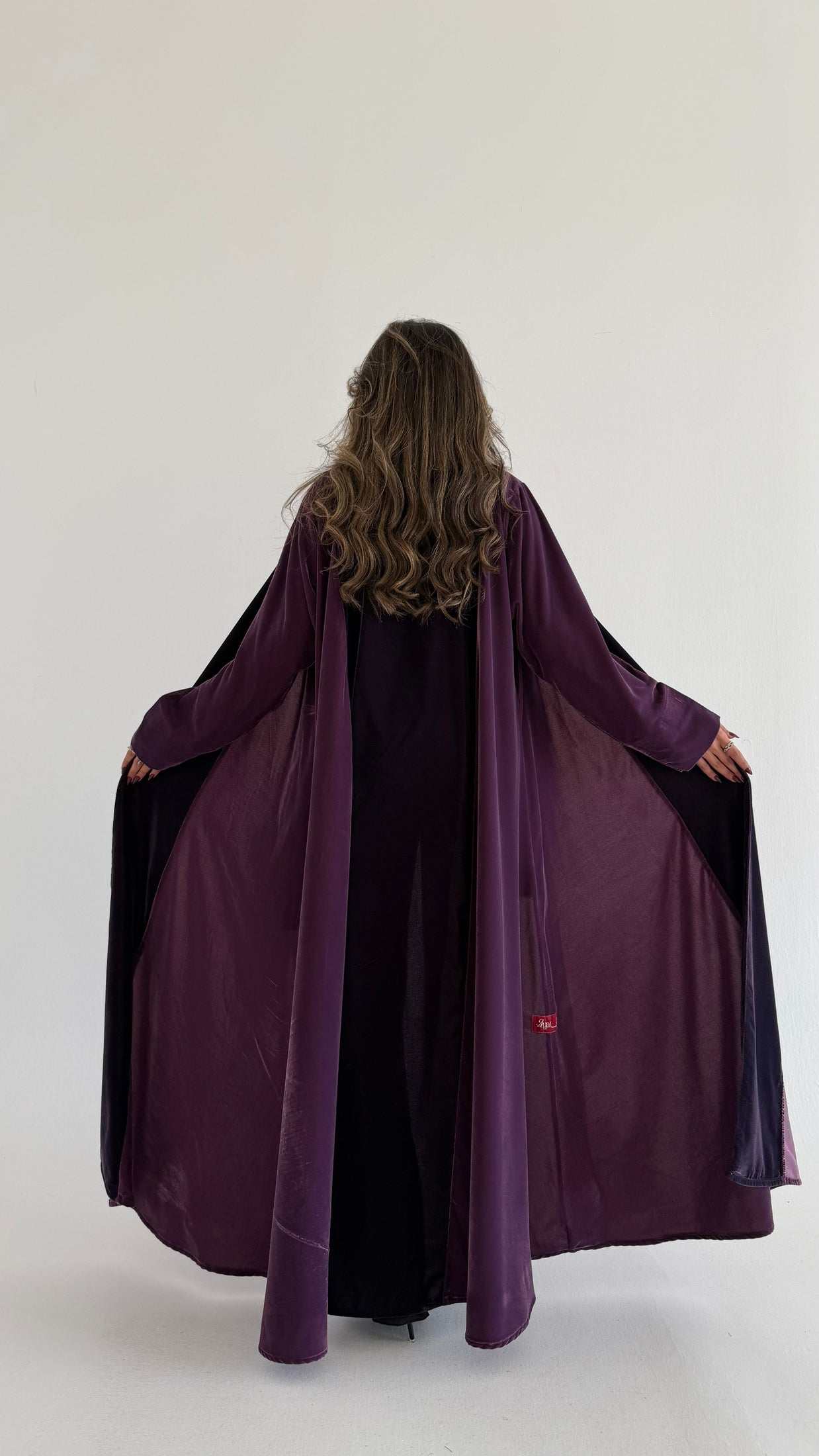 MWT599 - Velvet abaya in light and dark purple | عباية مخمل موف غامق وموف فاتح - Aya