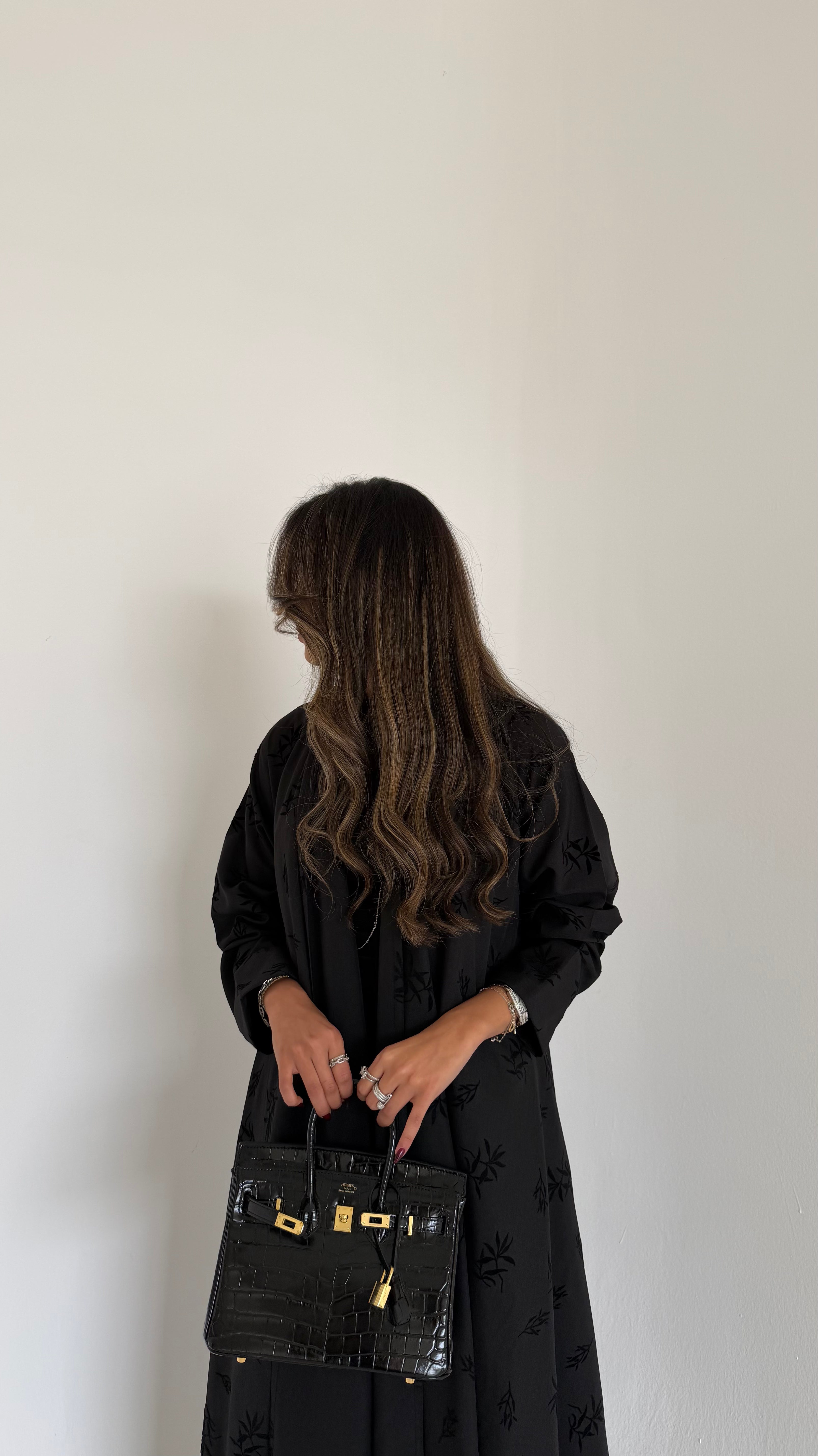 MWT701 - Black abaya with black floral embroidery | عباية سودا بتطريز مورد - Aya