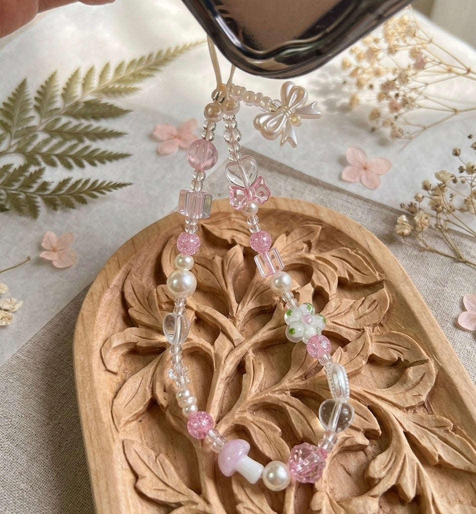 MWAC039 - سلسلة هاتف بتصميم وردة وفراشة مع فصوص كريستال - Aya