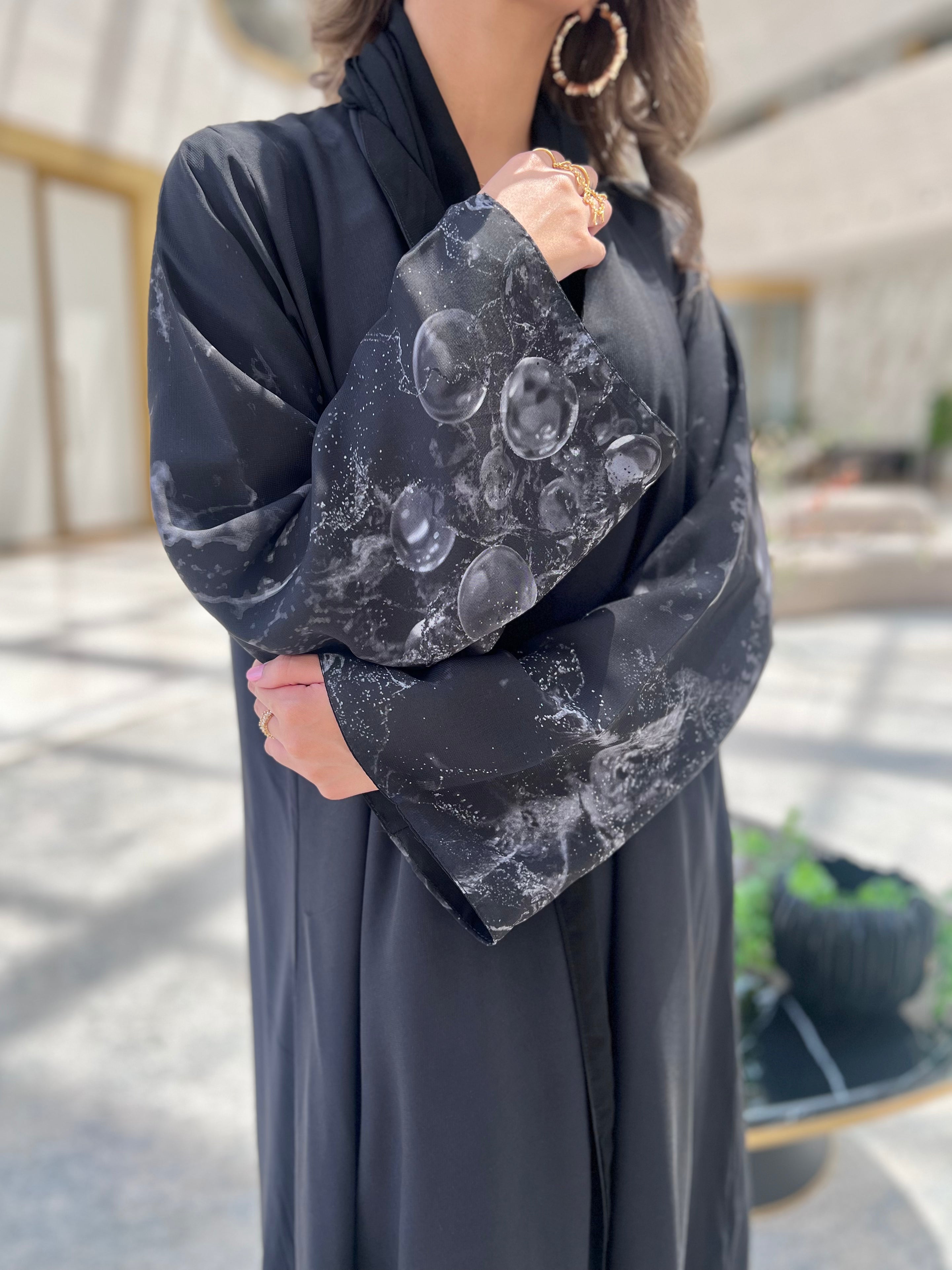 MWT329 - عباية طباعة شيفون اسود وابيض - Aya