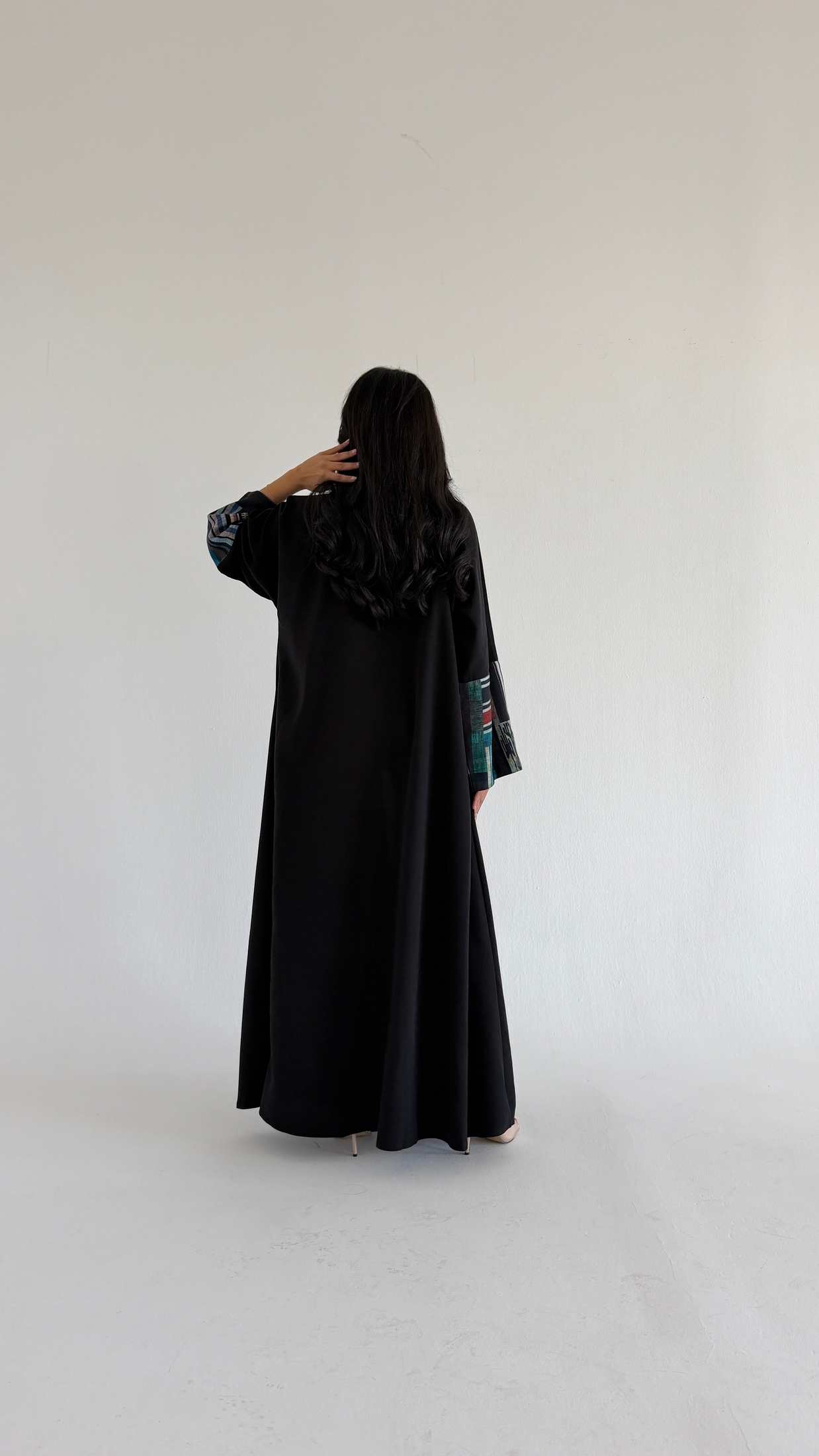 MWT1119 - عباية كريب مع تدخيلة لنن طباعة - Aya