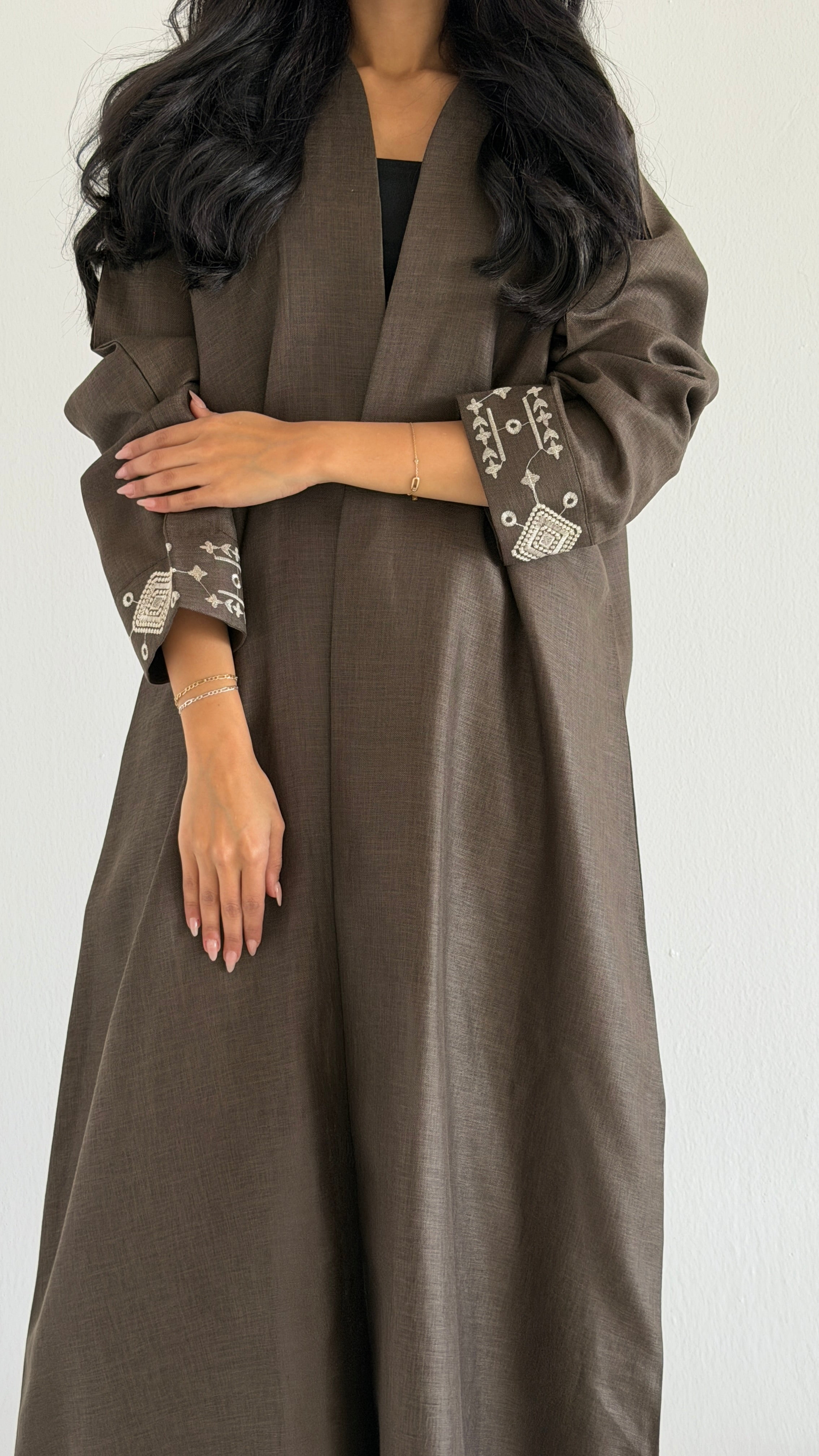 MWT1112 - عبايه لنن تطريز مع تدخيلة شانتون - Aya