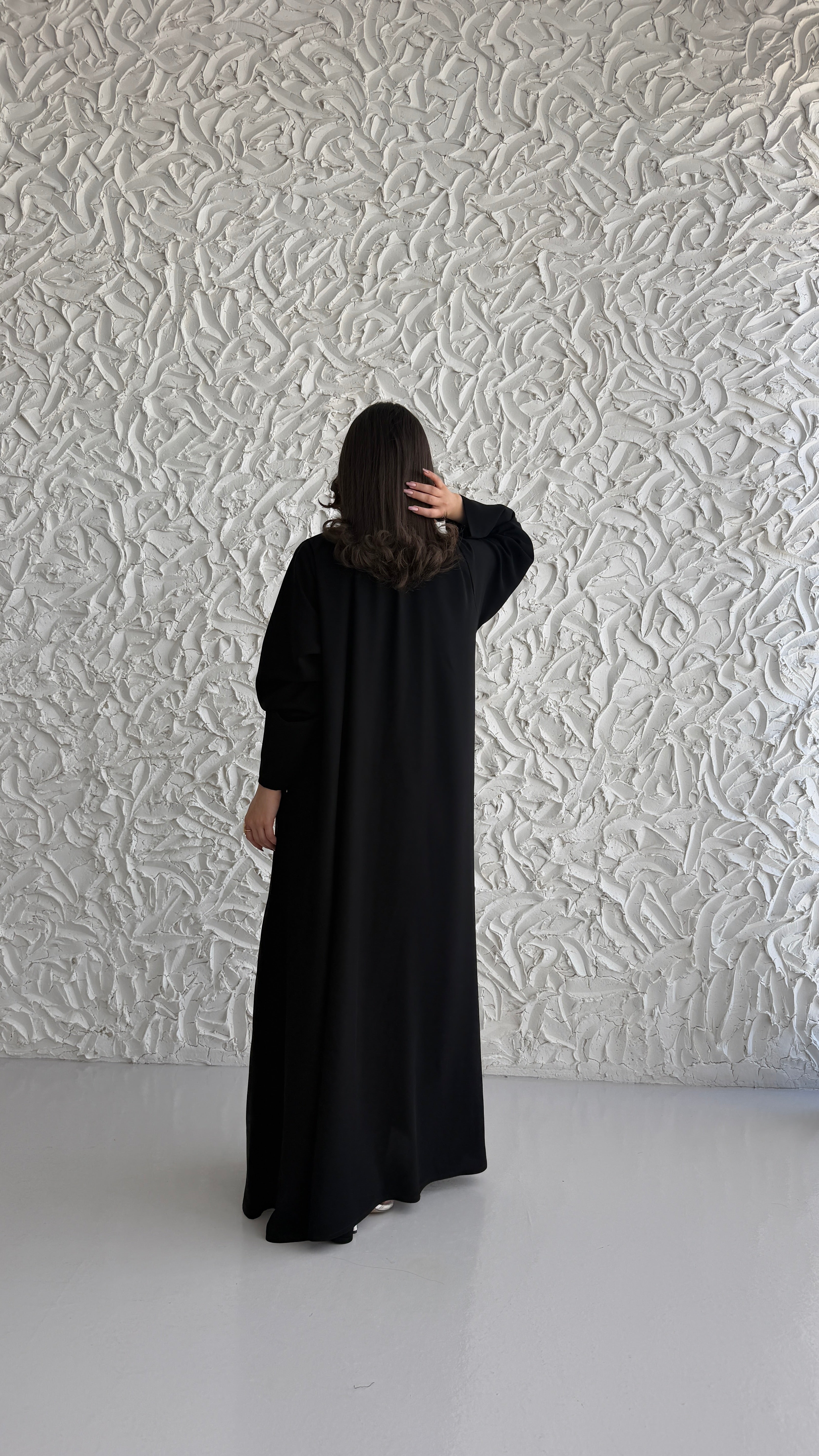 MWT5034 - قماش اسود كريب مع كلفة رمضاني قصة نص بشت - Aya