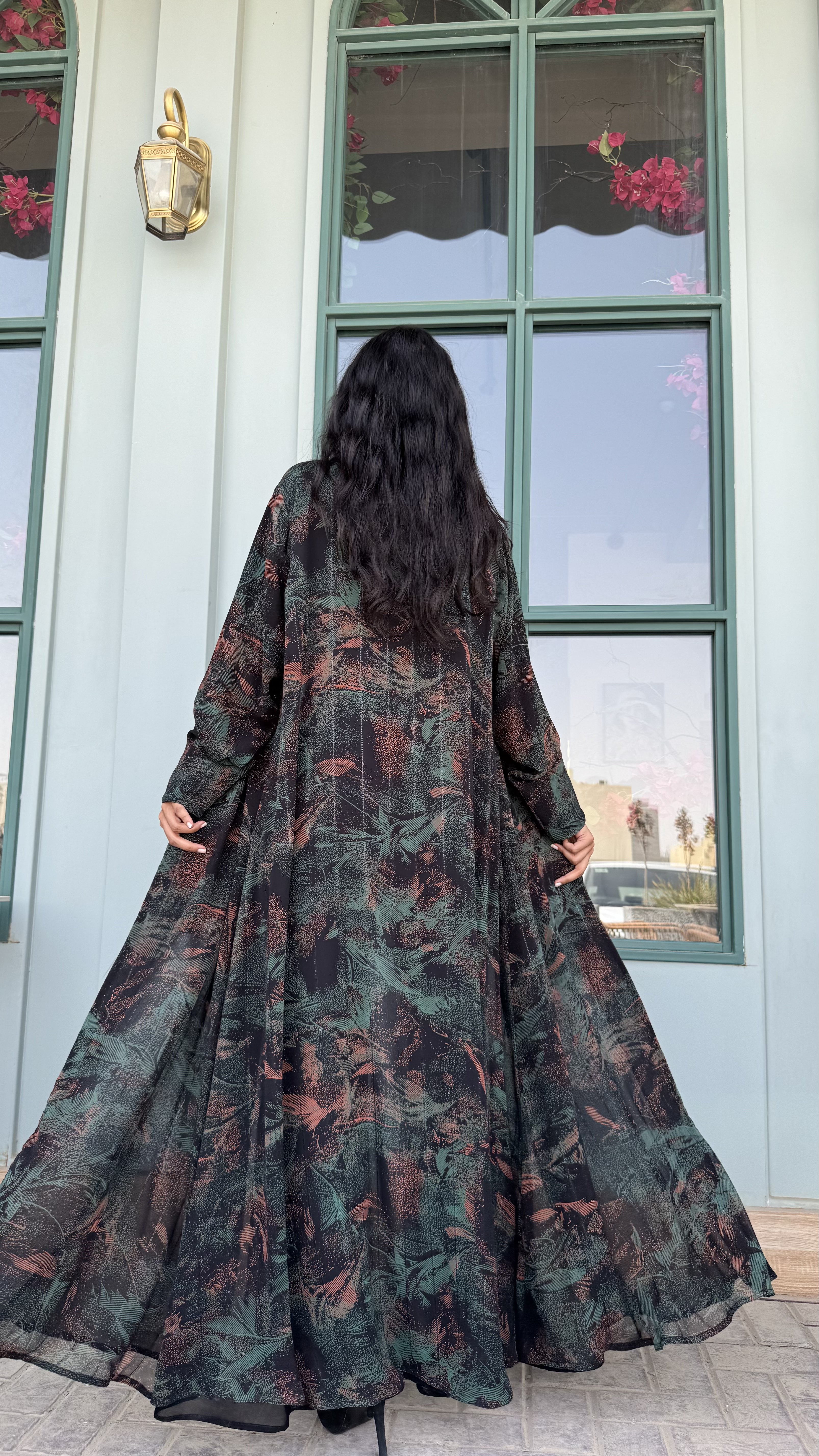 MW1485 - عباية شيفون مطبوع اومبري نص كلوش - Aya