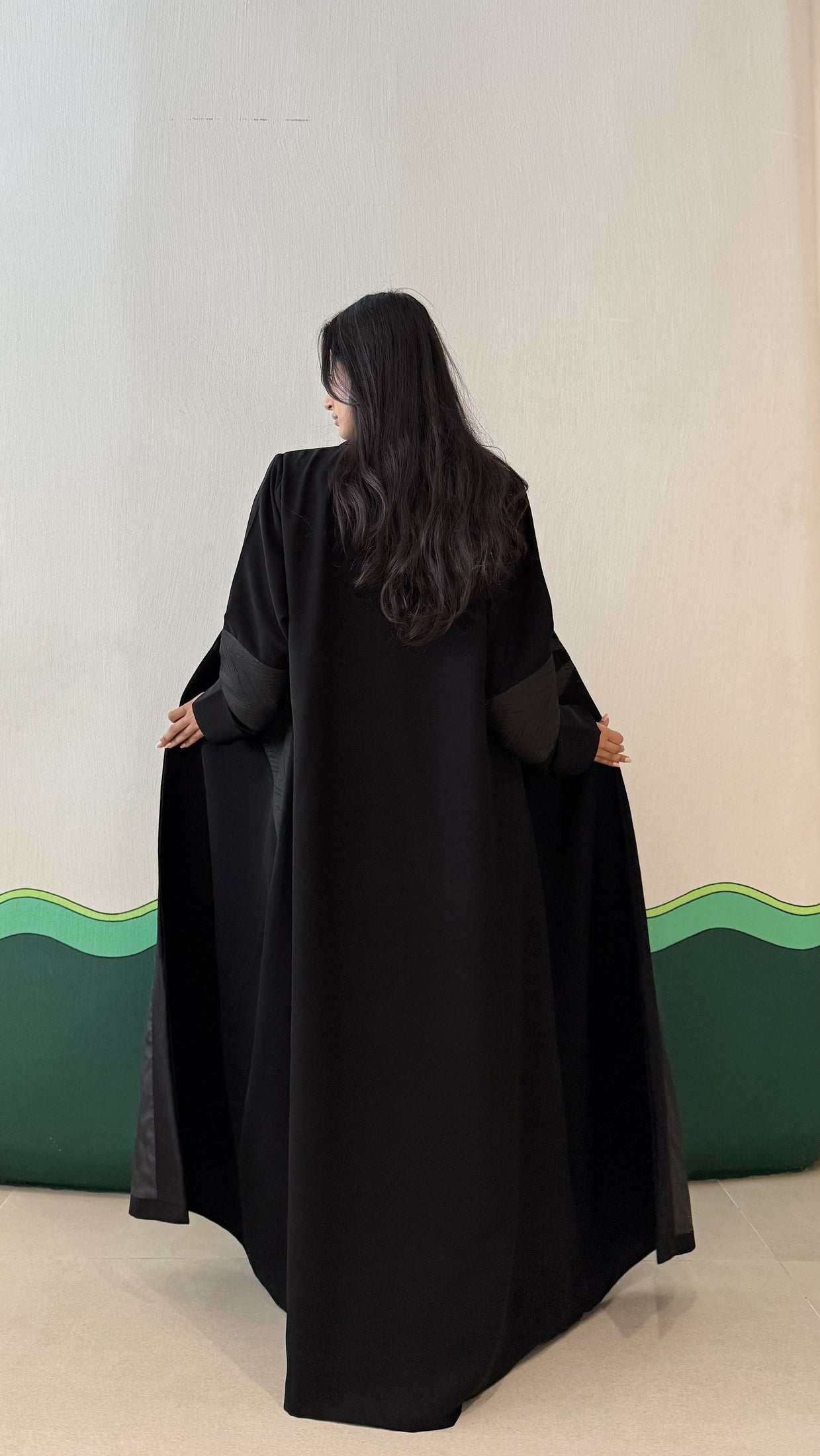 MW1724 - عباية بليزر اسود مع تدخيلة جاكار - Aya