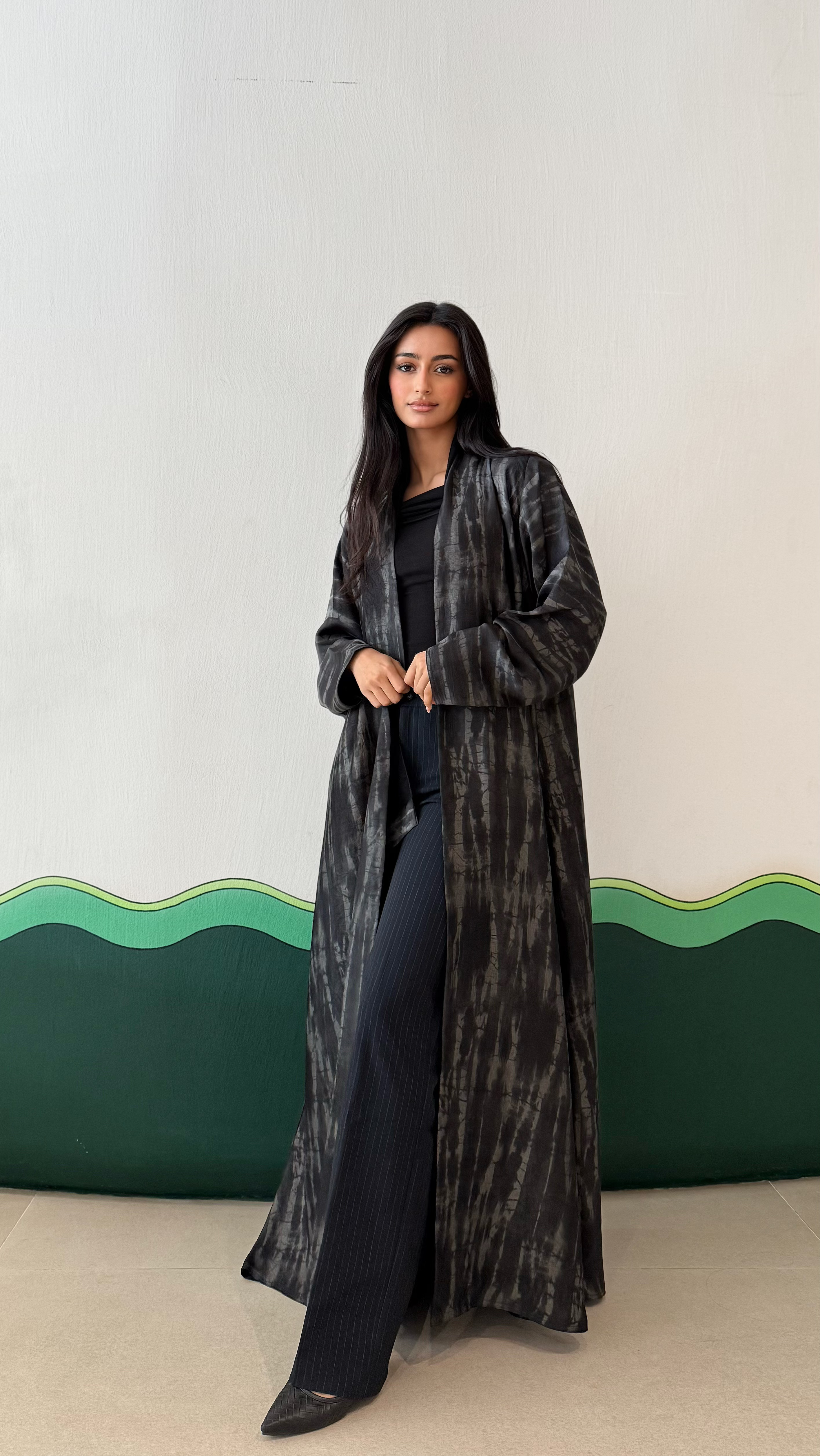 MW645 - Light Crepe Standing with Jacquard Half-Cloche