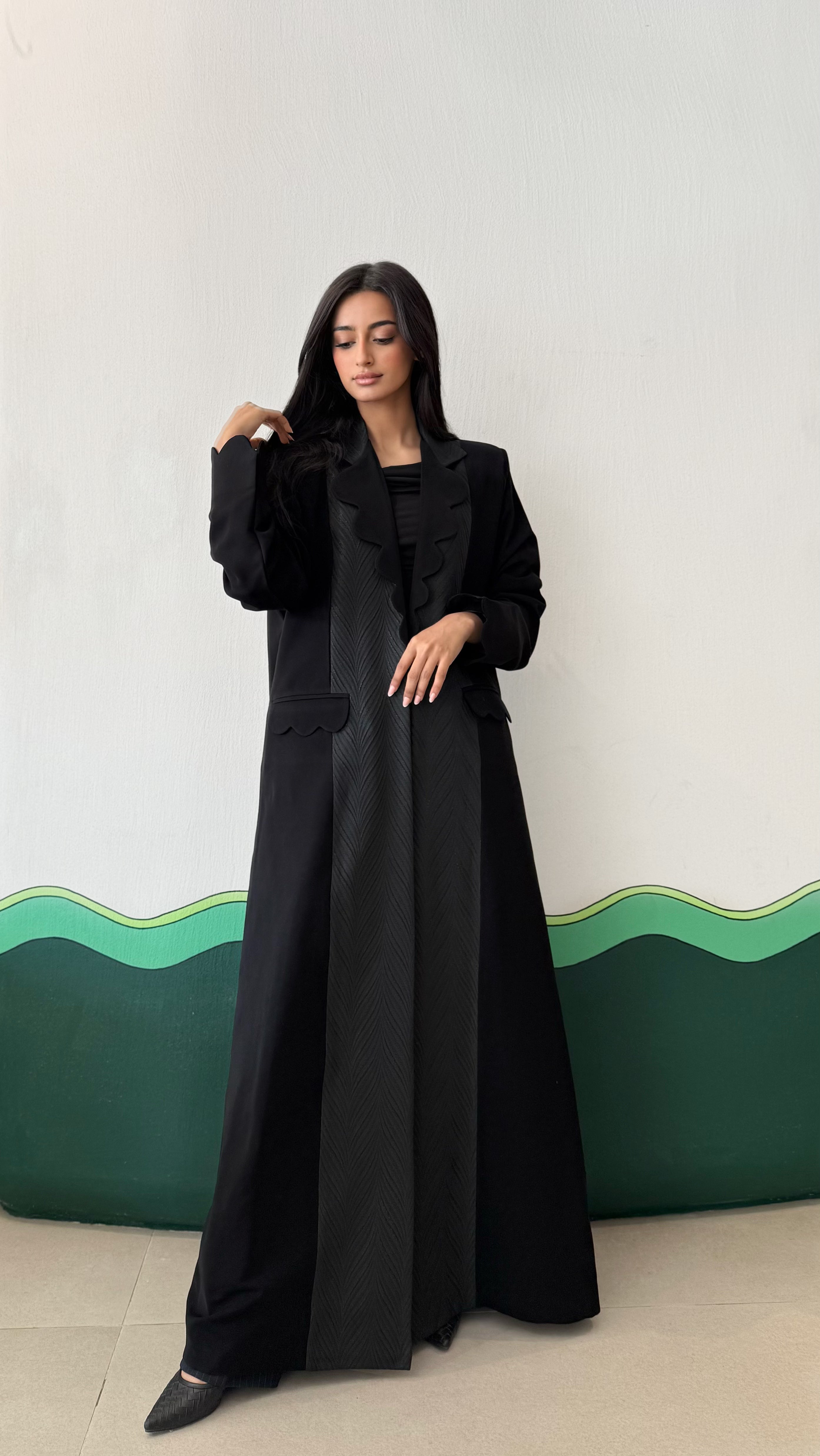 MW1725 - عبايز بليزر اسود مع اضافة جيوب وتدخيلة جاكار - Aya