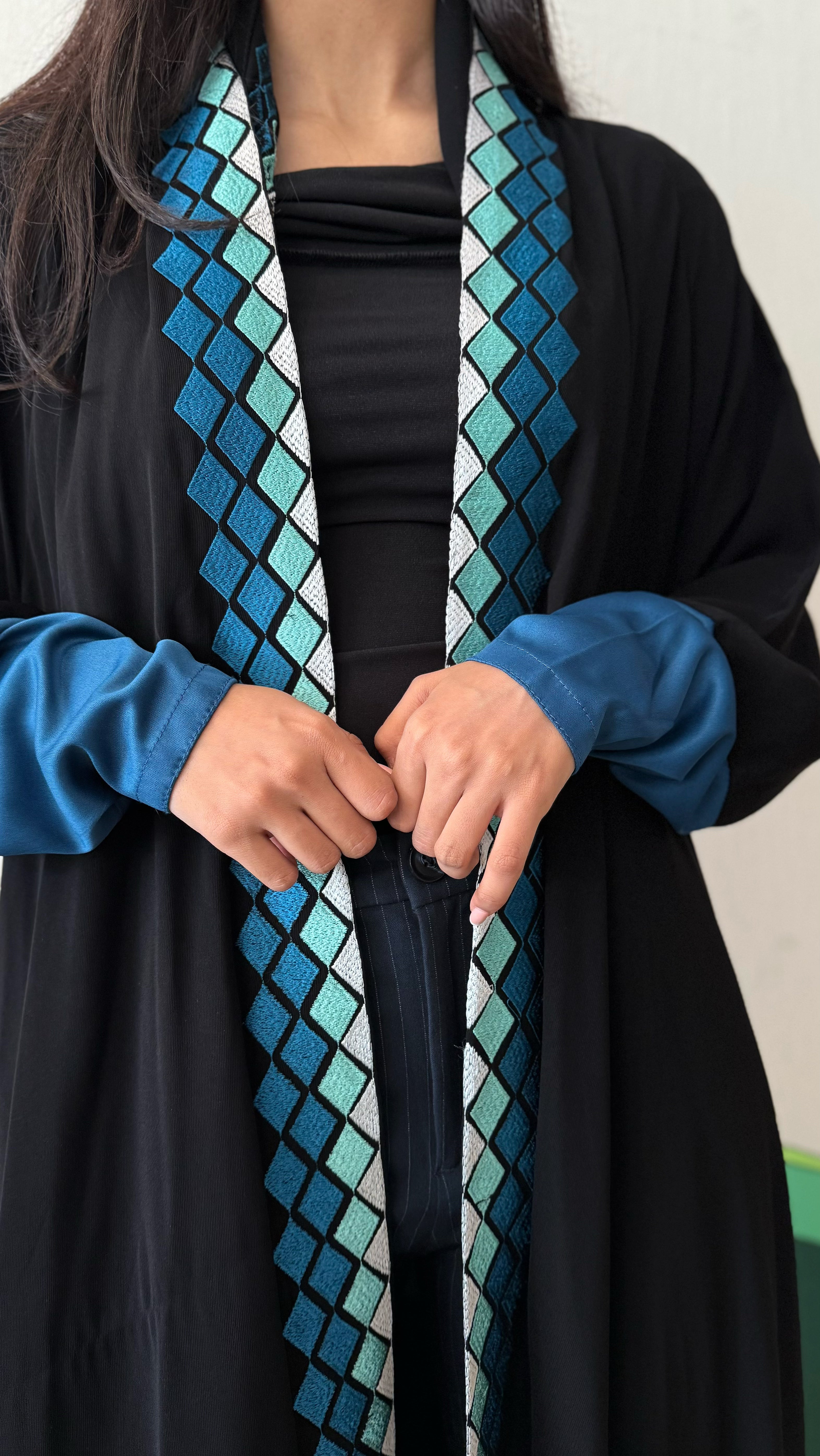 MW645 - Light Crepe Standing with Jacquard Half-Cloche