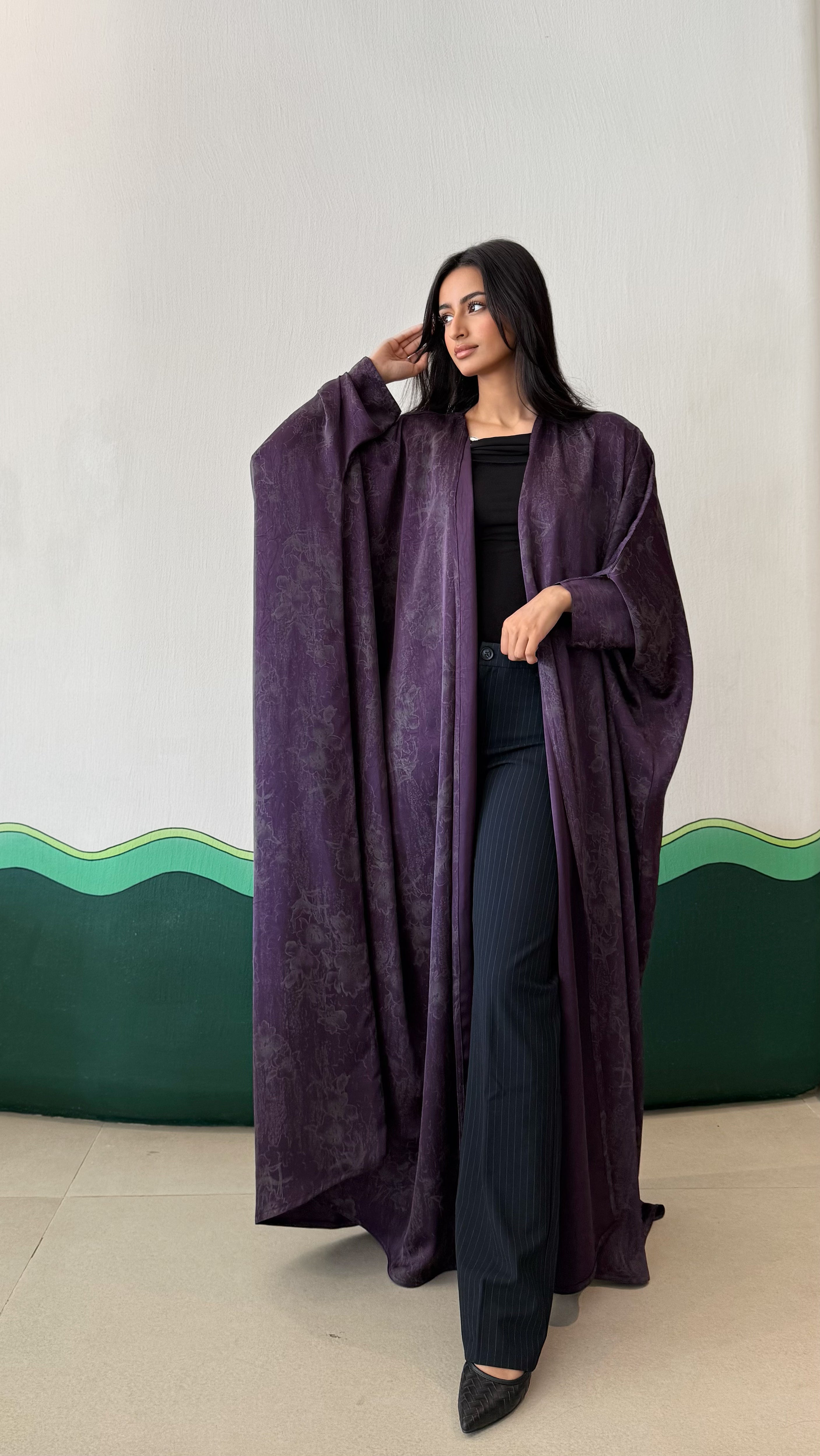 MW645 - Light Crepe Standing with Jacquard Half-Cloche