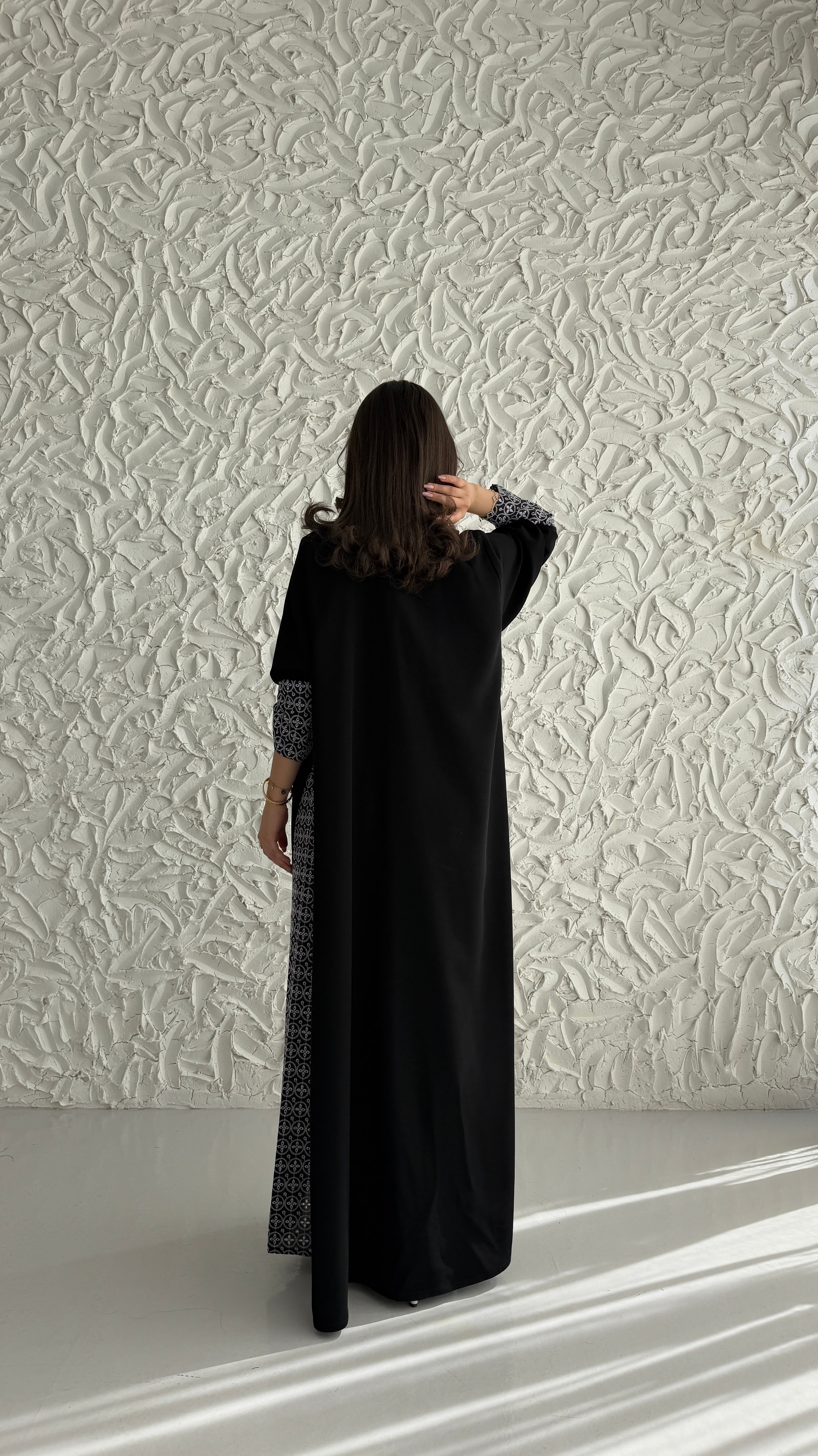 MWT5023 - قماش كريب اسود مع قماش ركامه ابيض واسود قصة كلوش - Aya