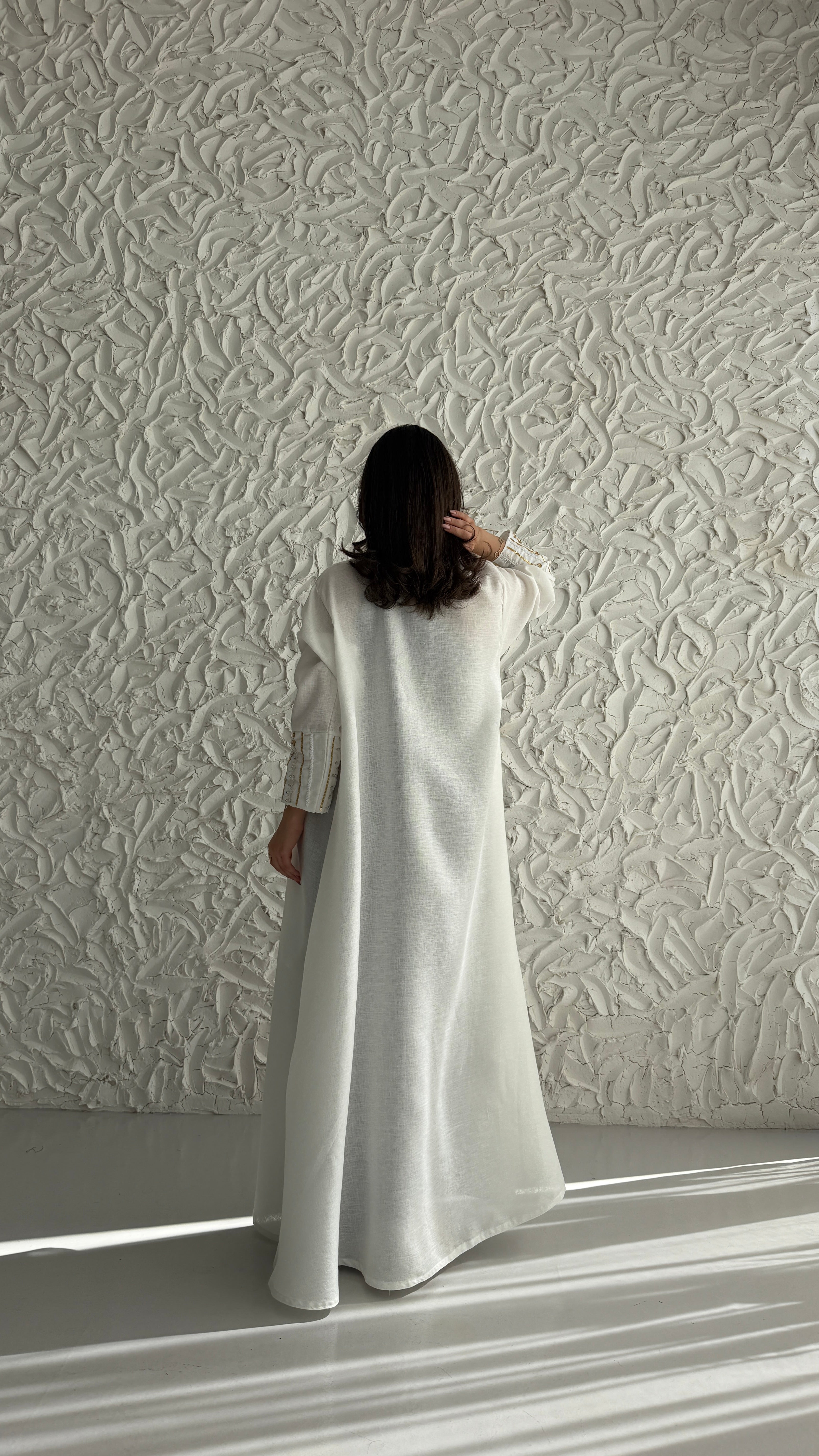 MW2110 - عباية لنن انيقة بقصة نص كلوش عصرية - Aya