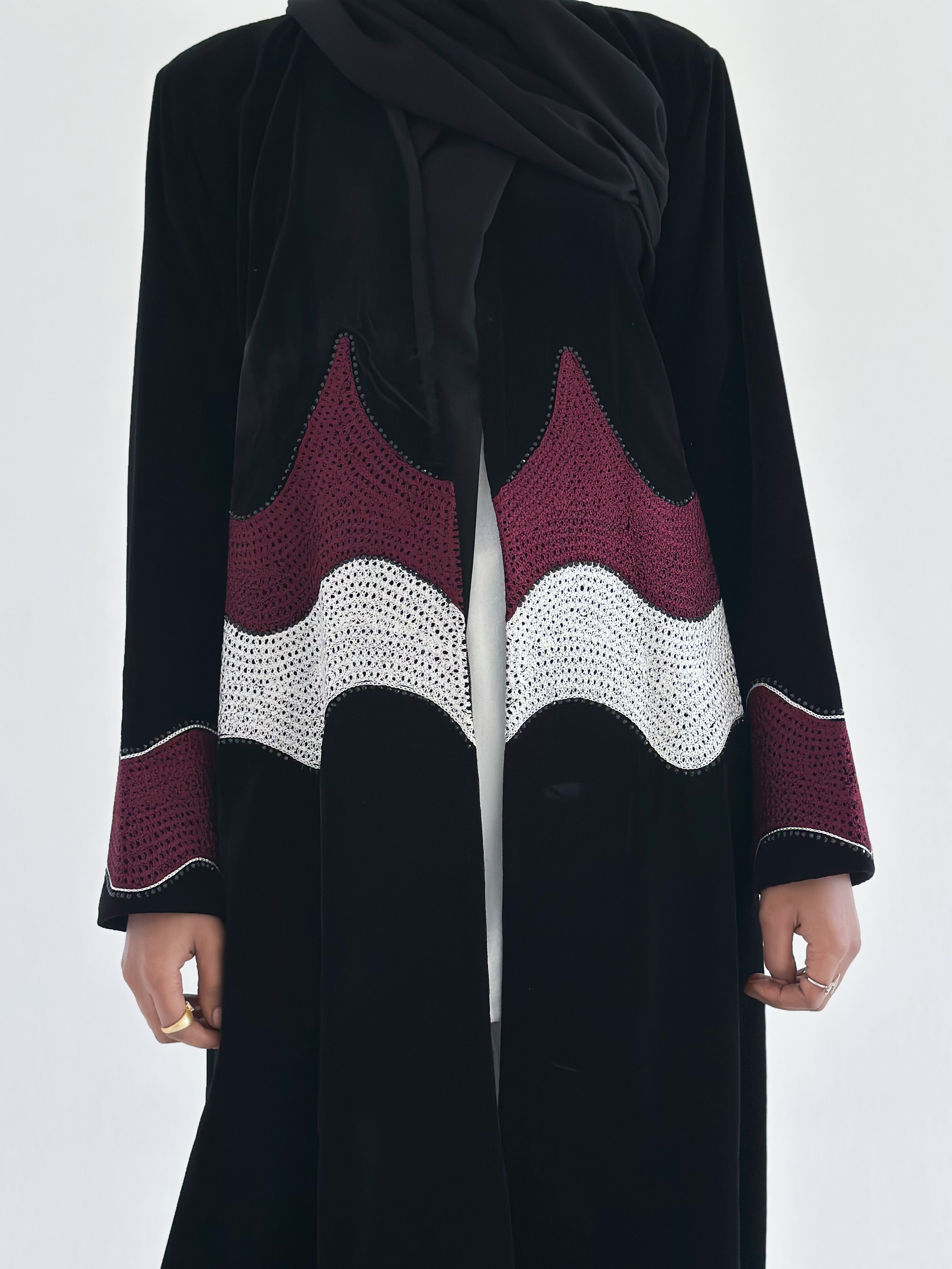 MW1790 - عباية مخمل شغل هاري مع كرستال