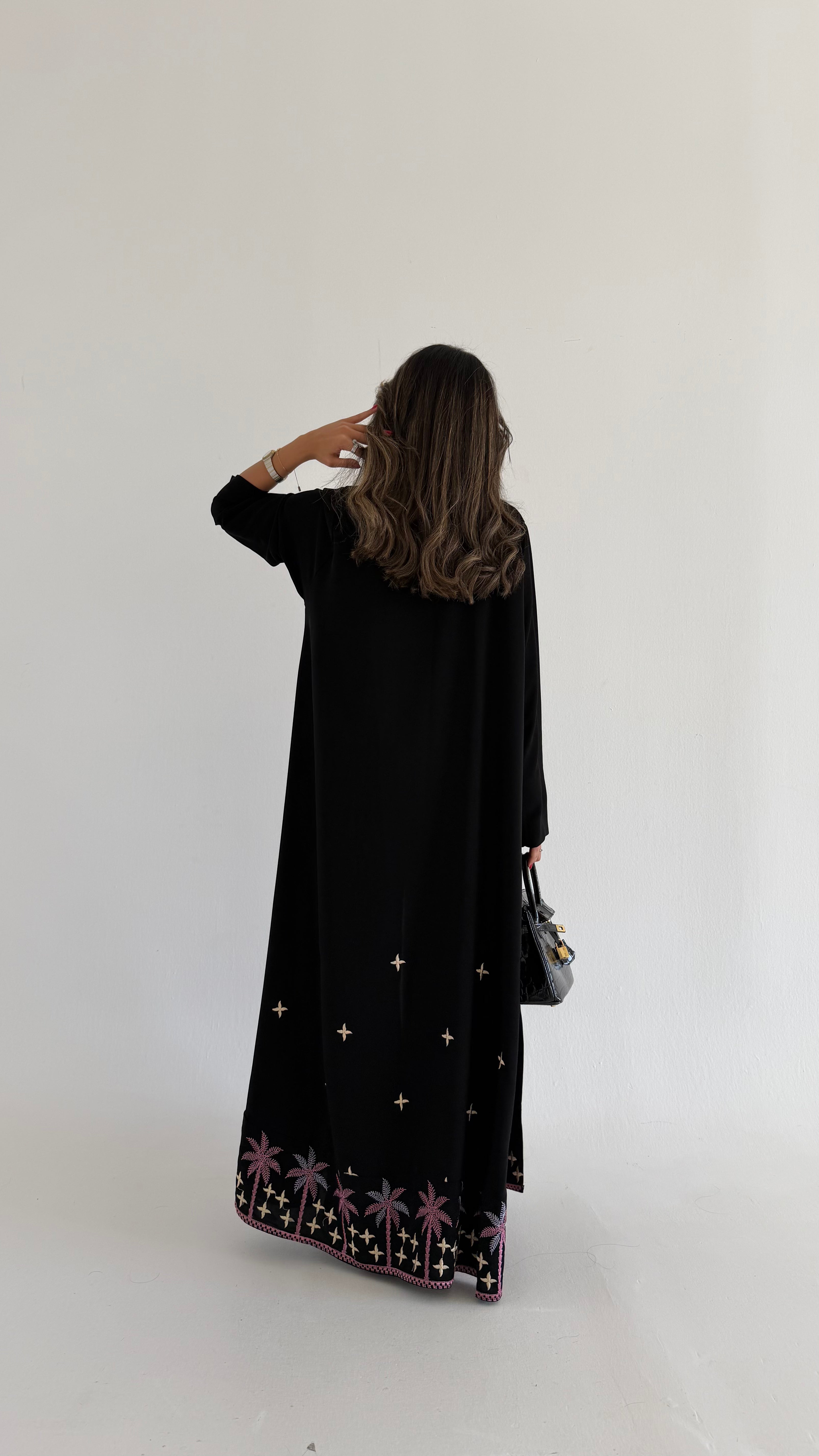 MW1575 - عباية كريب كلوش بتطريز يدوي | Hand-Embroidered Crepe Flared Abaya