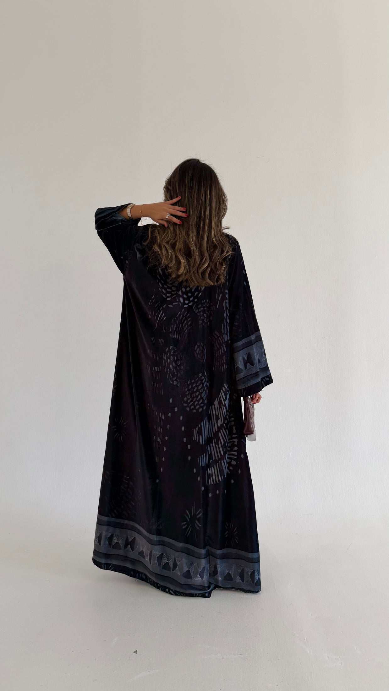MWT615 - عباية مخمل طباعة - Aya