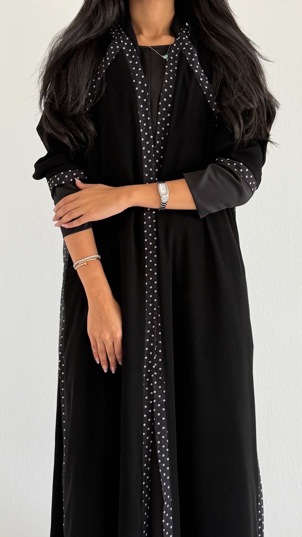 MWT5134- عبايه قماش كريب ملكي مع قماش منقط - Aya