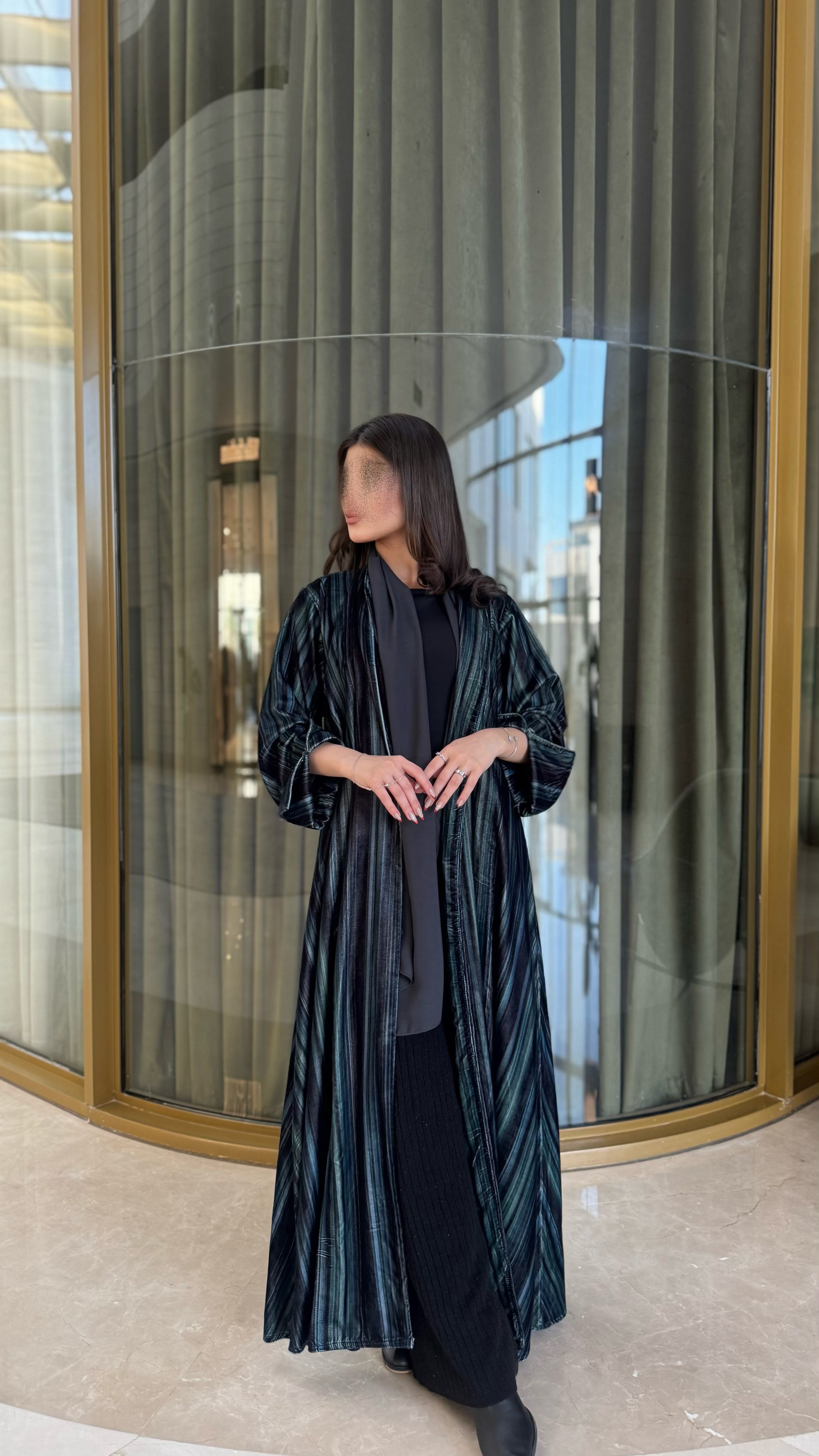 MWE118 - عباية مخمل طباعة - Aya