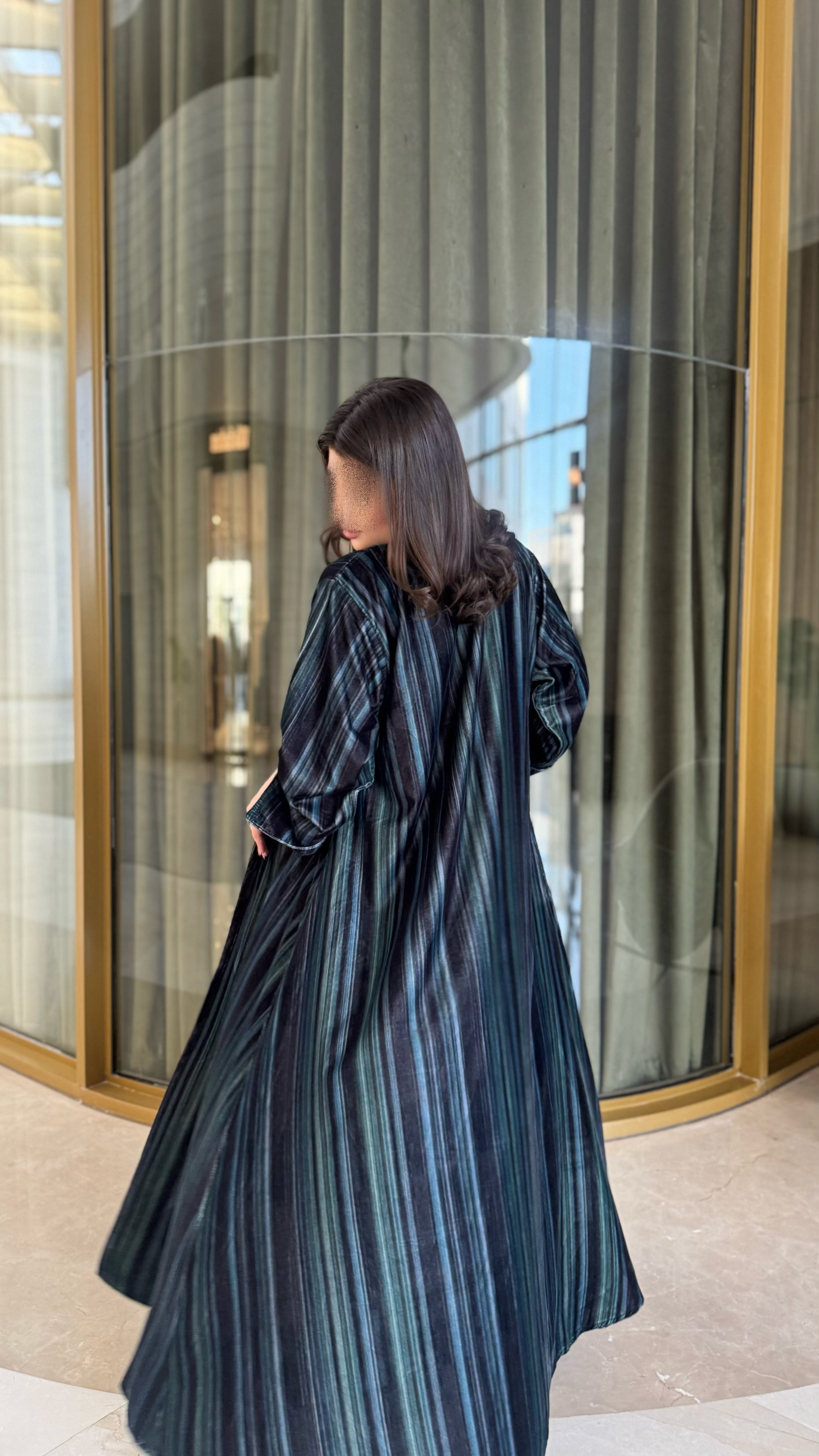 MWE118 - عباية مخمل طباعة - Aya