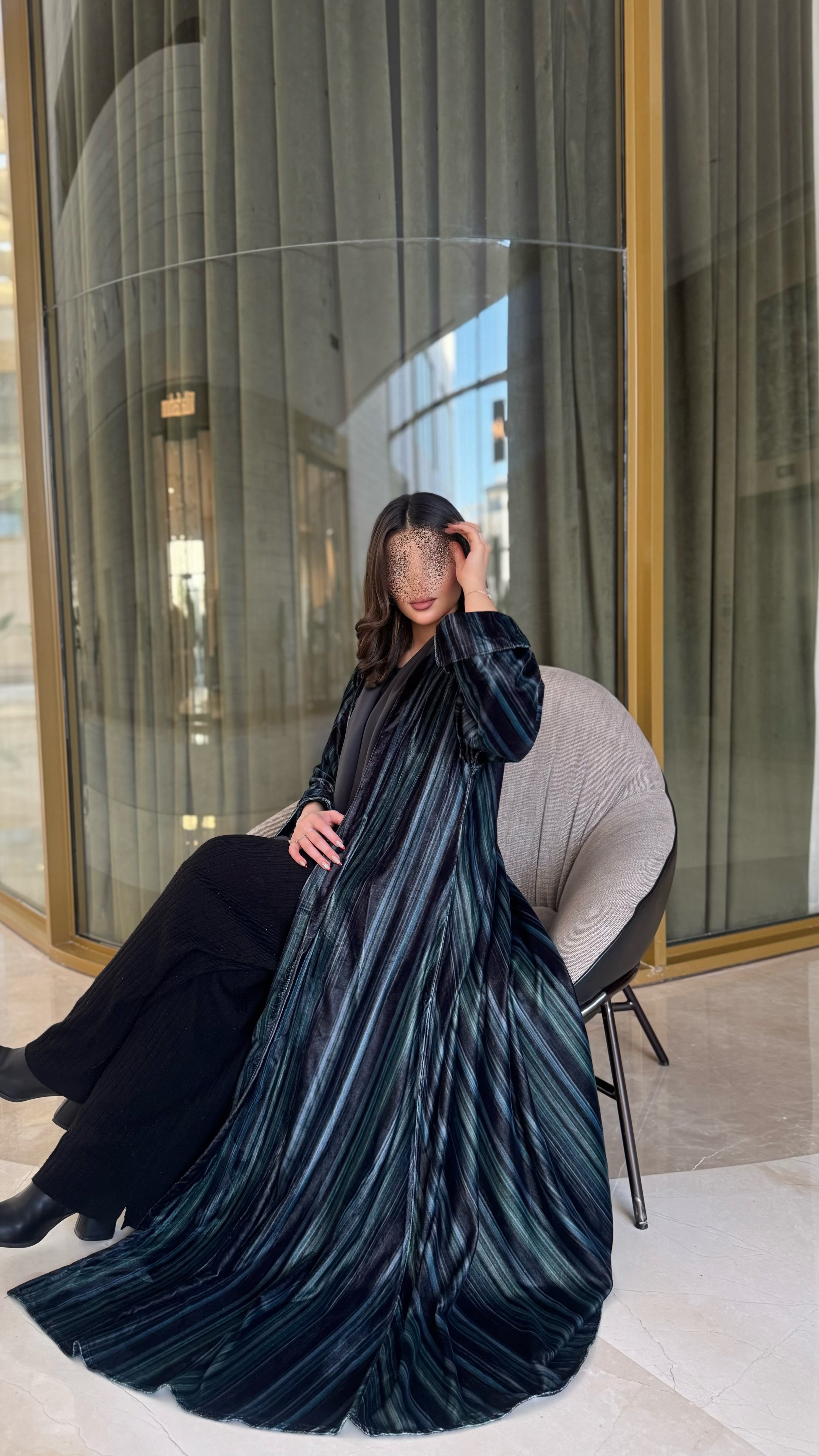 MWE118 - عباية مخمل طباعة - Aya