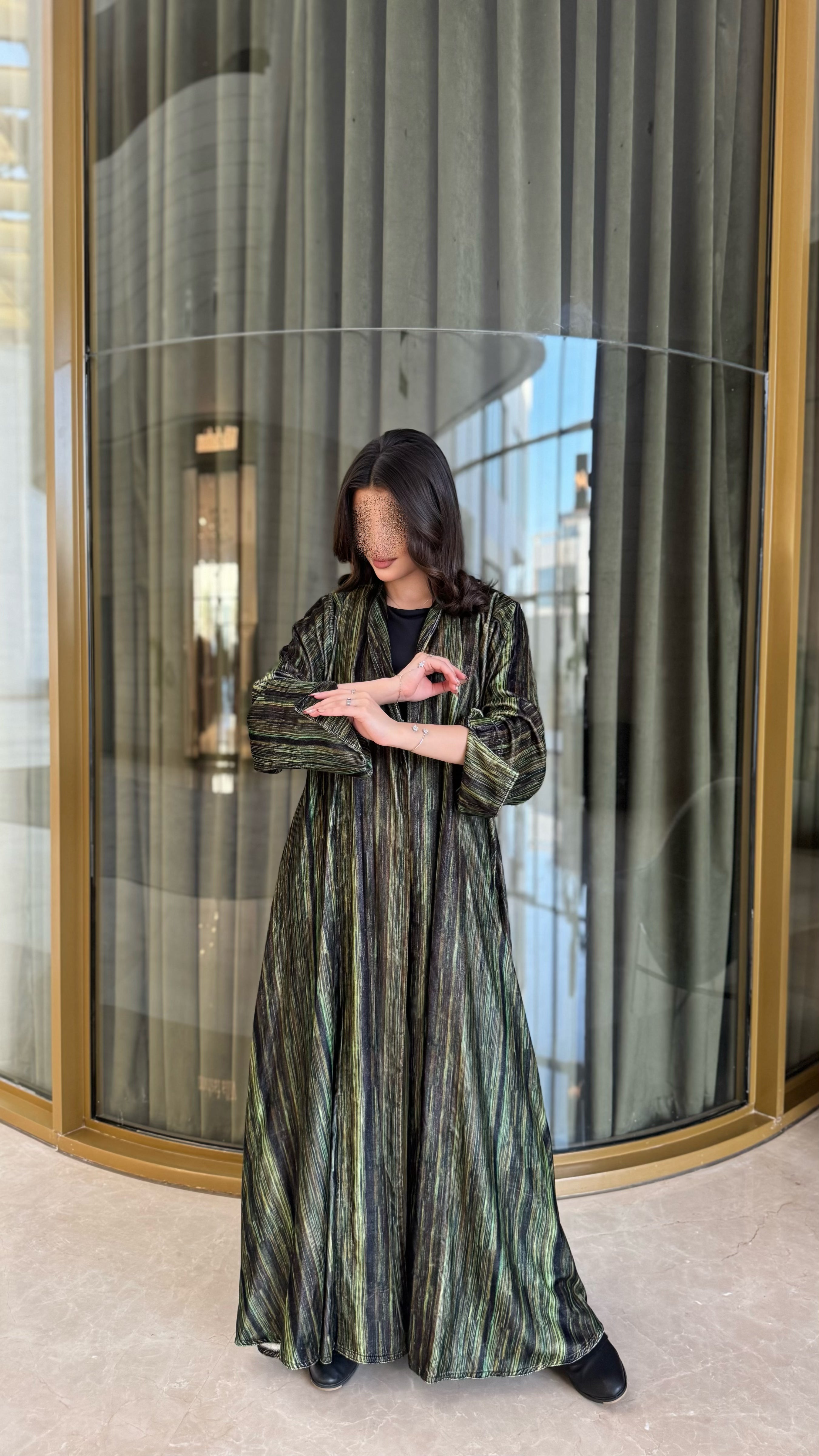 MWE115 - عباية مخمل طباعة - Aya