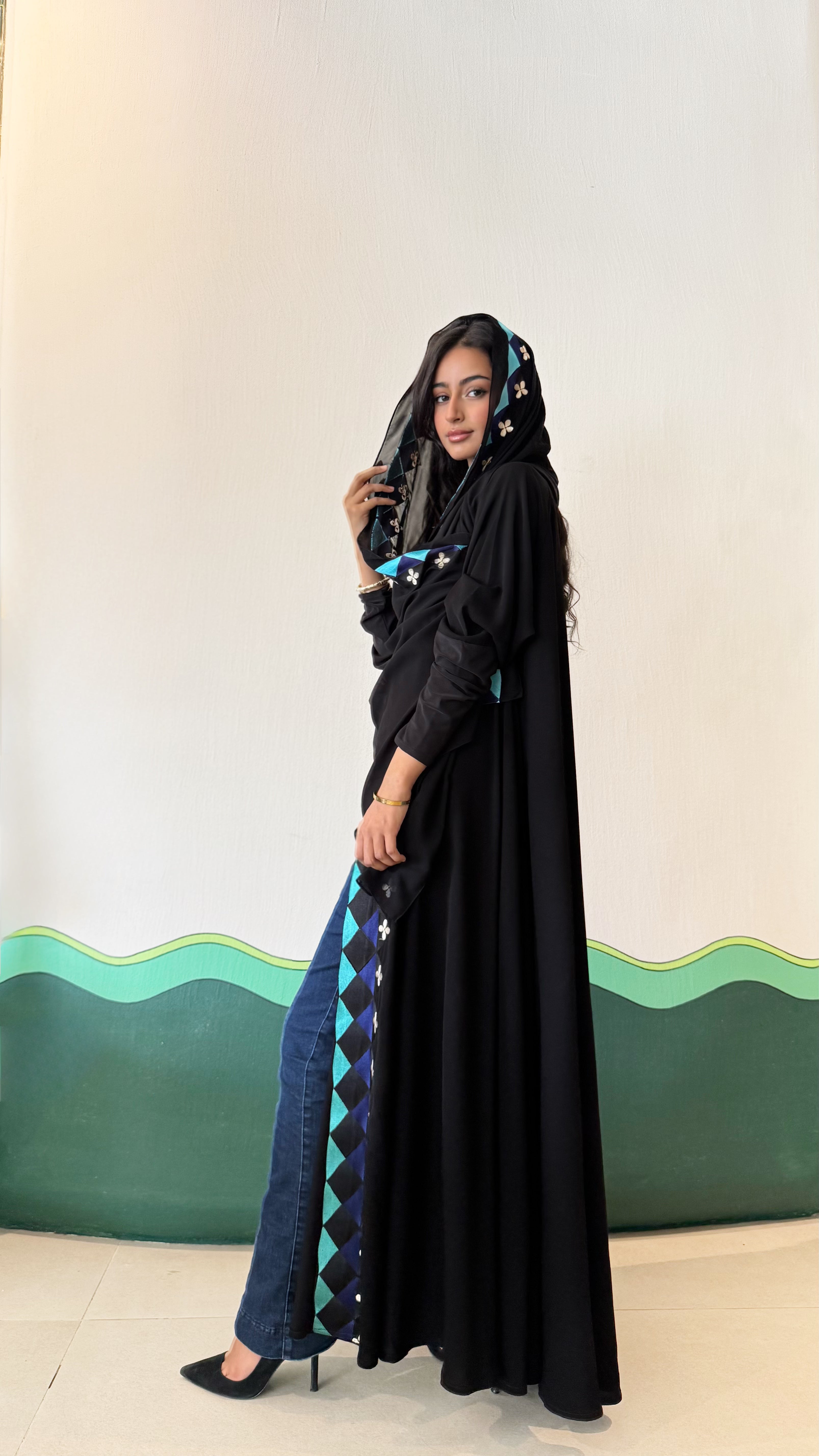 MWT351 - عباية اسود تطريز ازرق - Aya