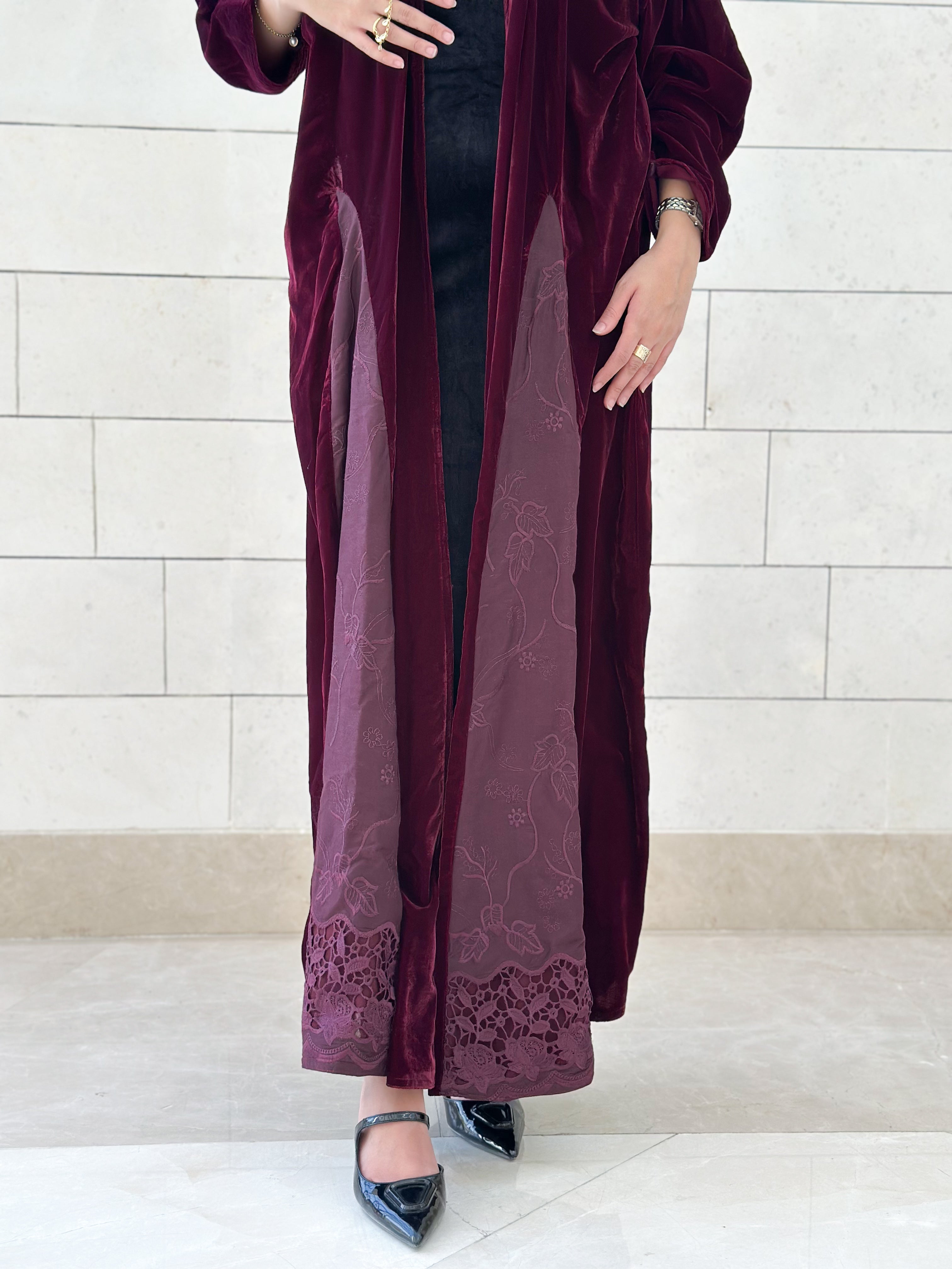 MW645 - Light Crepe Standing with Jacquard Half-Cloche