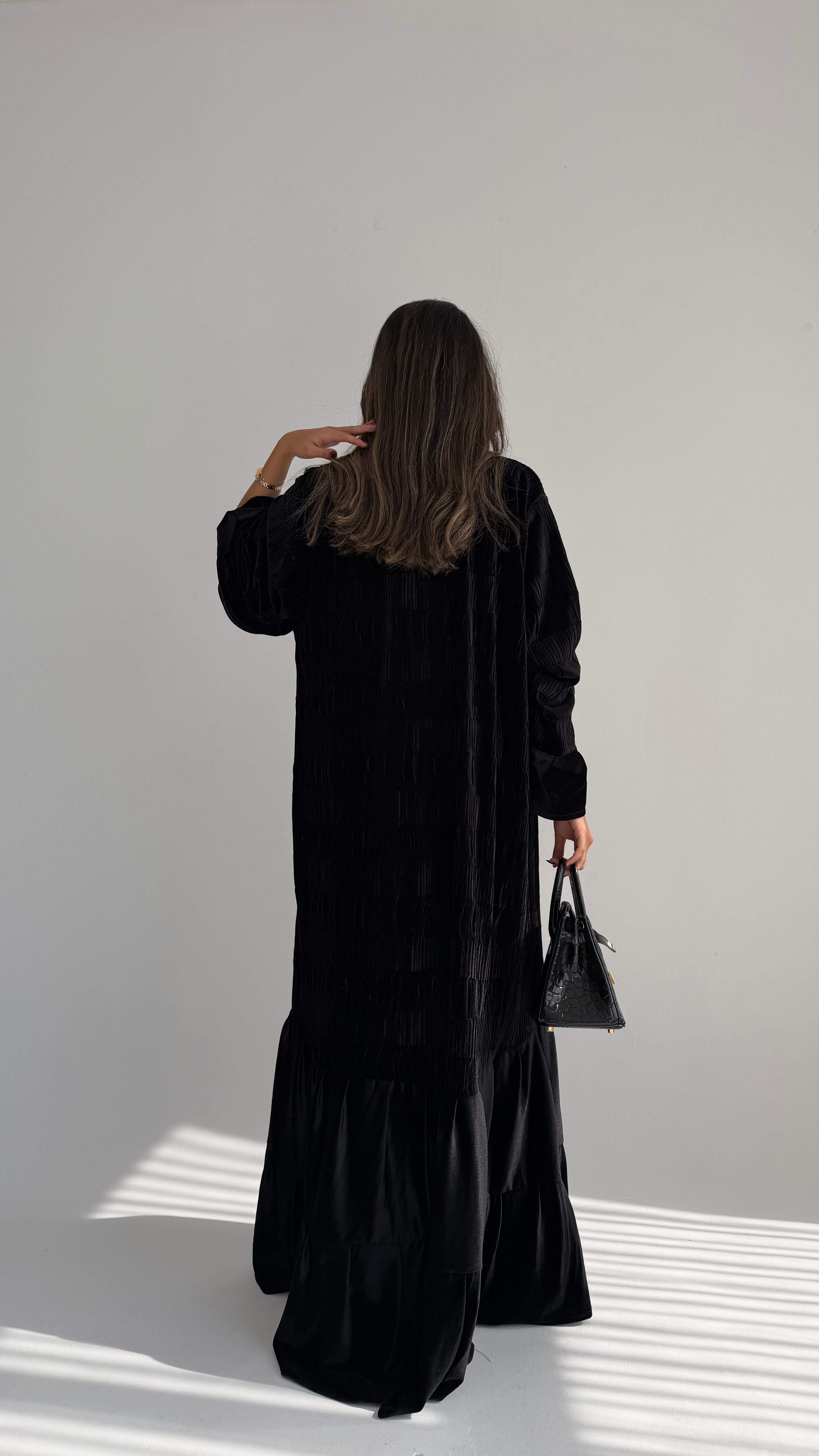 MW645 - Light Crepe Standing with Jacquard Half-Cloche