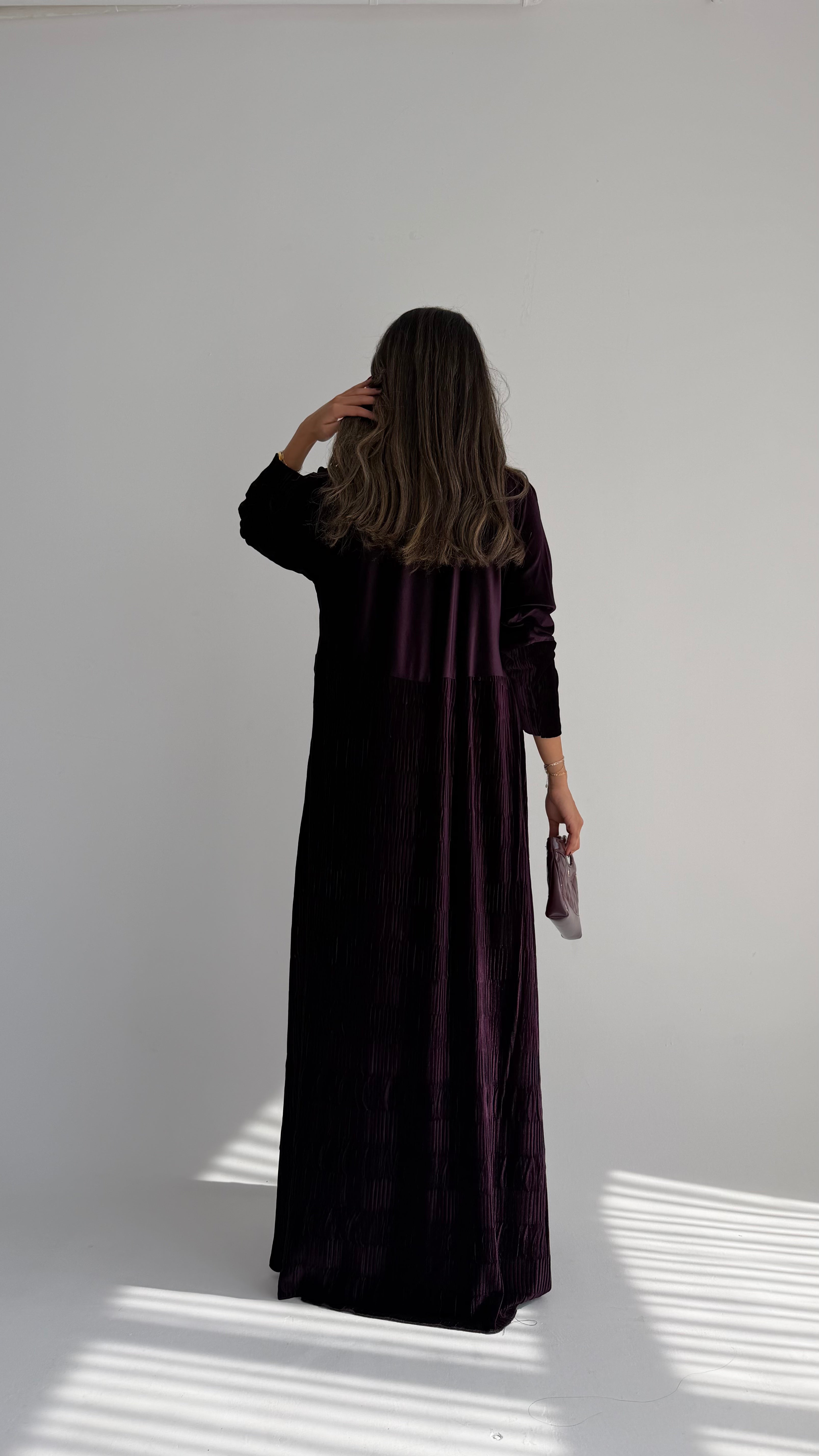 MW645 - Light Crepe Standing with Jacquard Half-Cloche