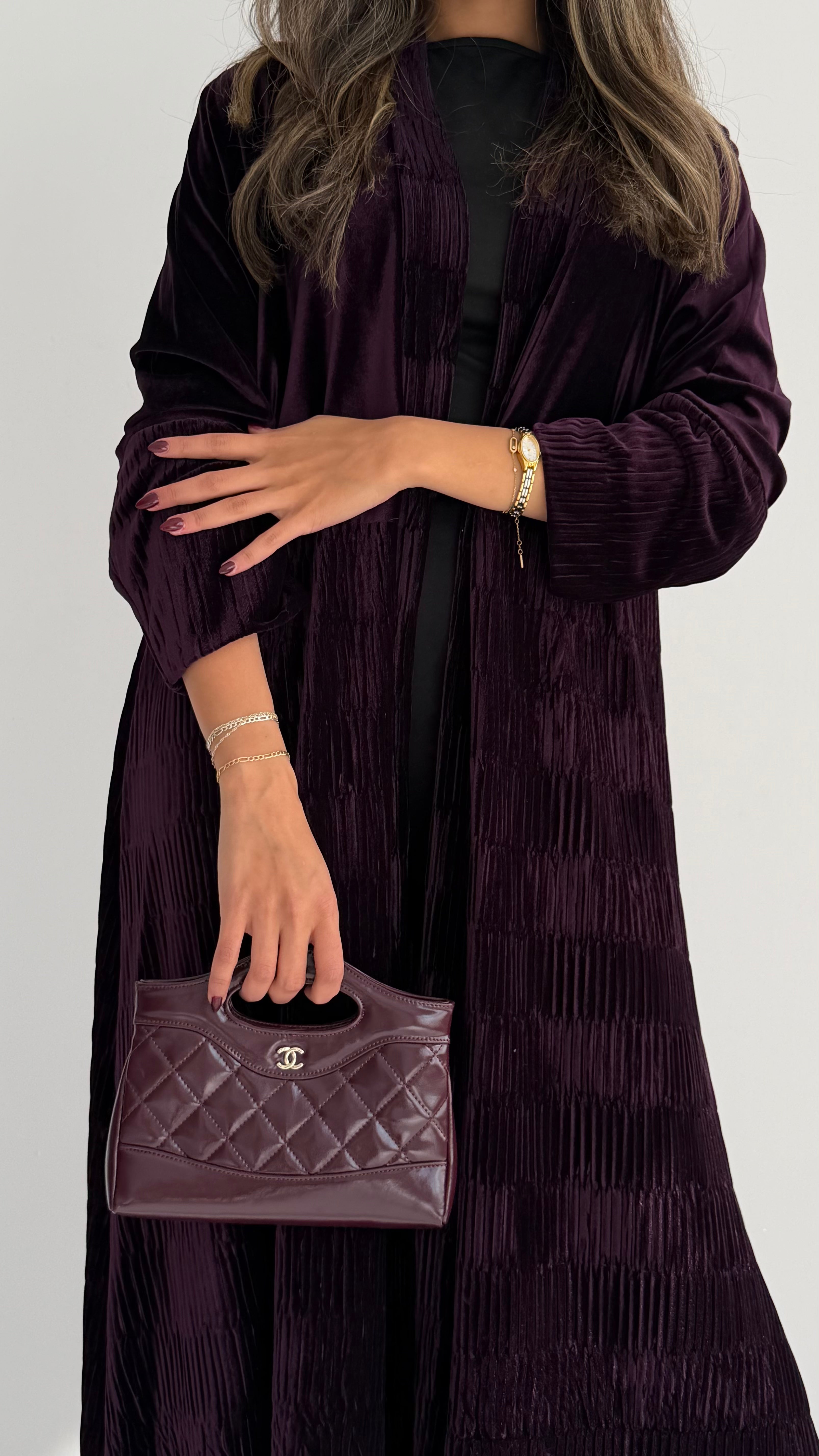 MW645 - Light Crepe Standing with Jacquard Half-Cloche