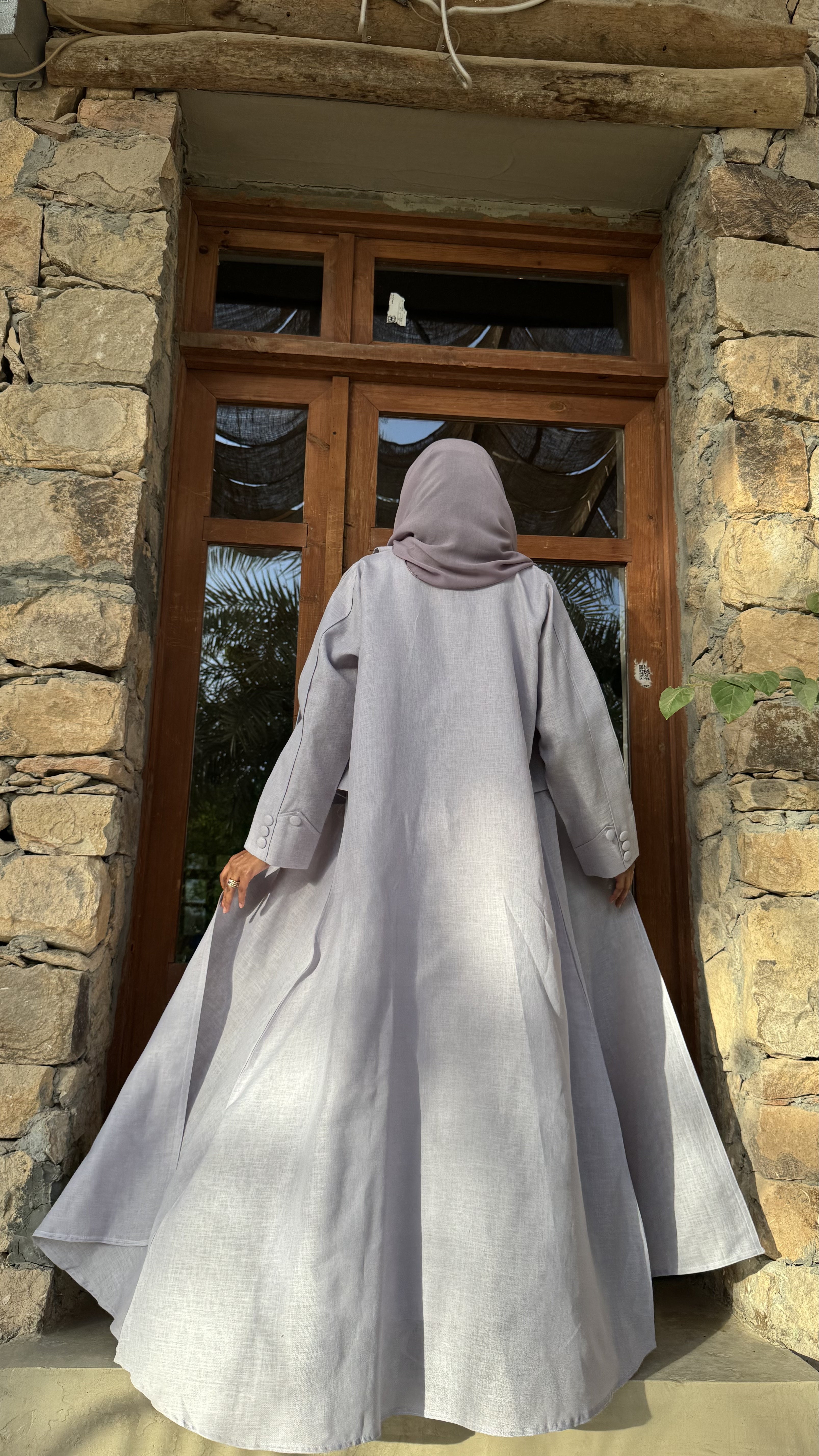 MW645 - Light Crepe Standing with Jacquard Half-Cloche