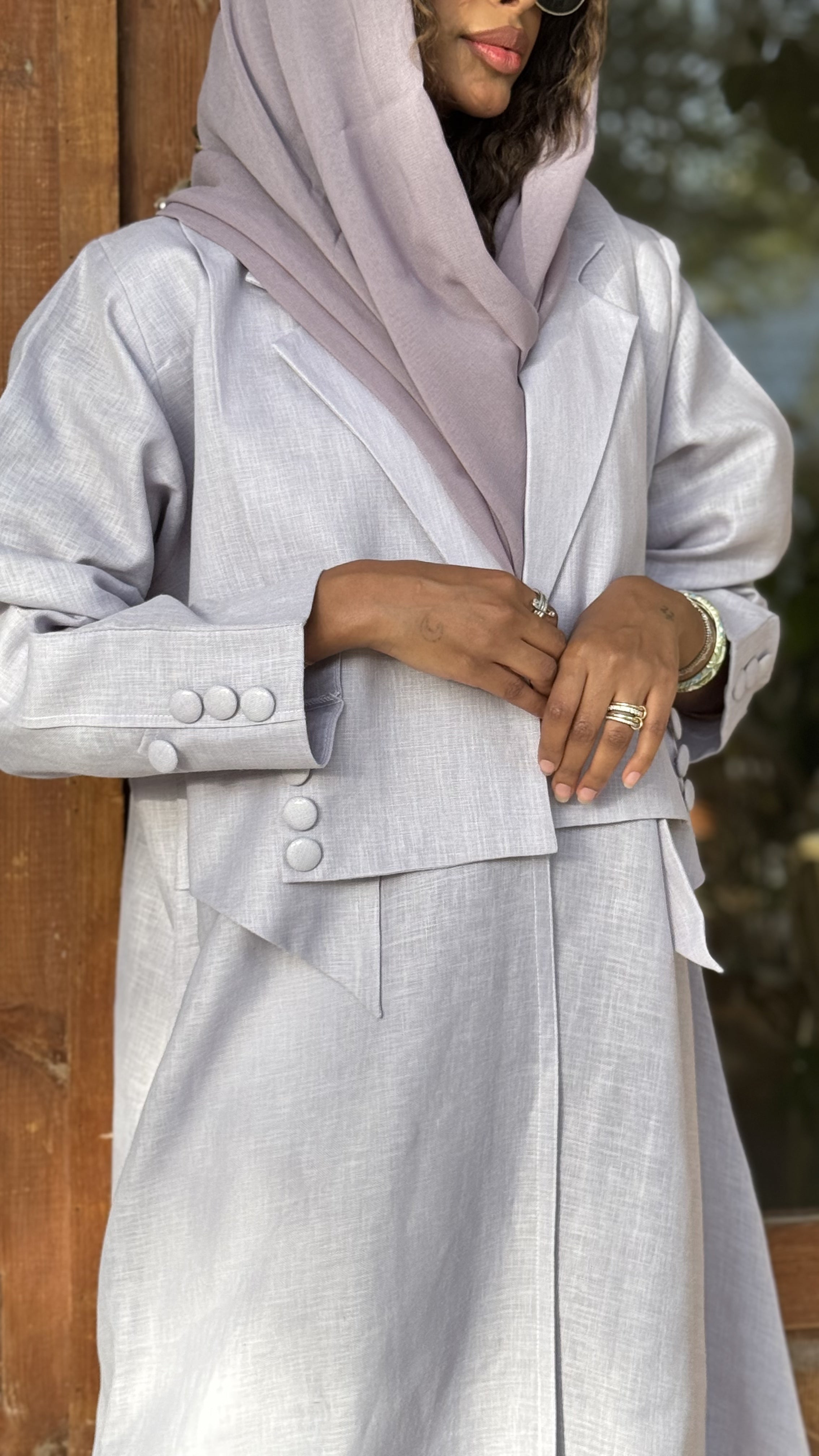 MW645 - Light Crepe Standing with Jacquard Half-Cloche
