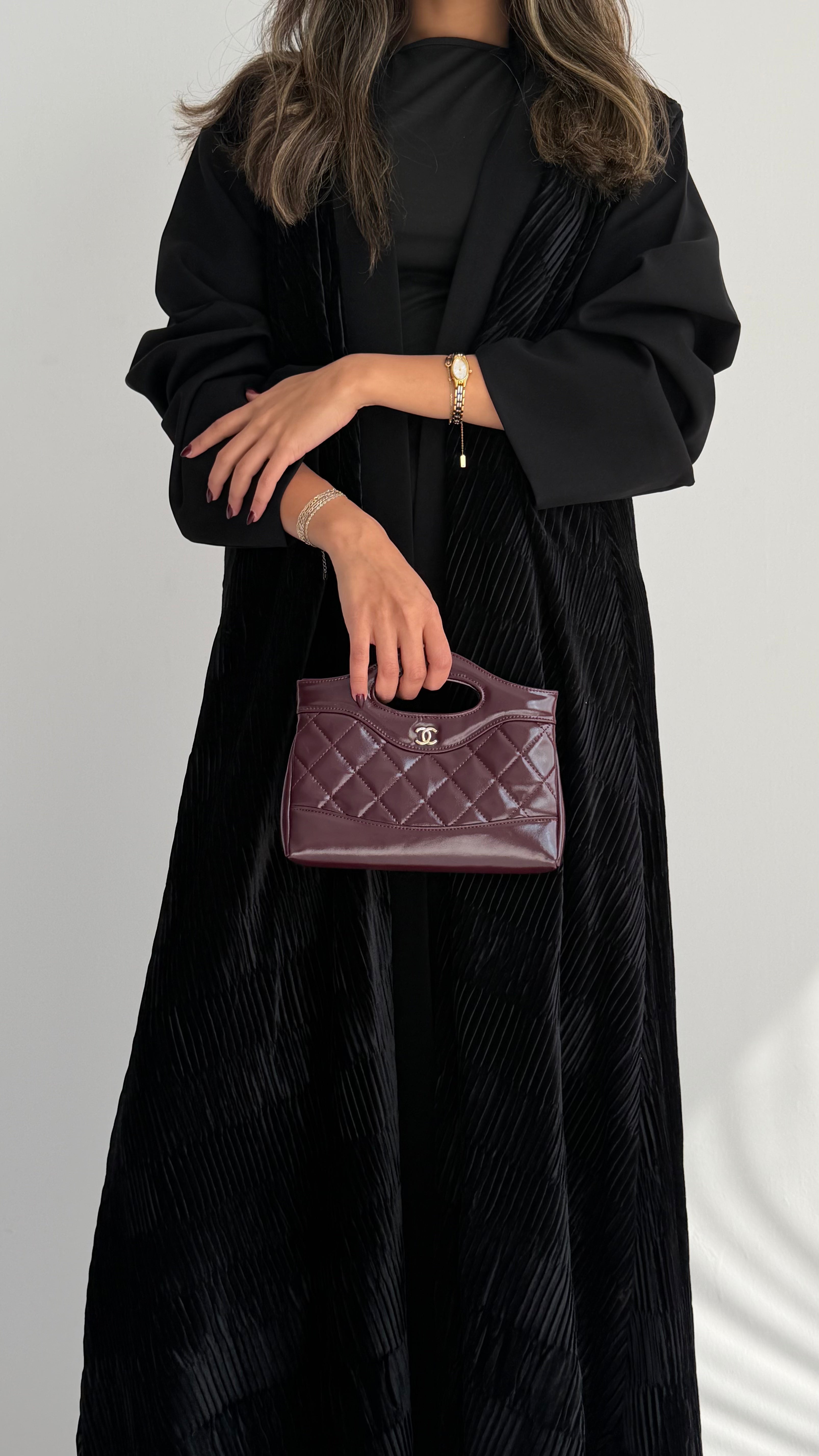 MW645 - Light Crepe Standing with Jacquard Half-Cloche