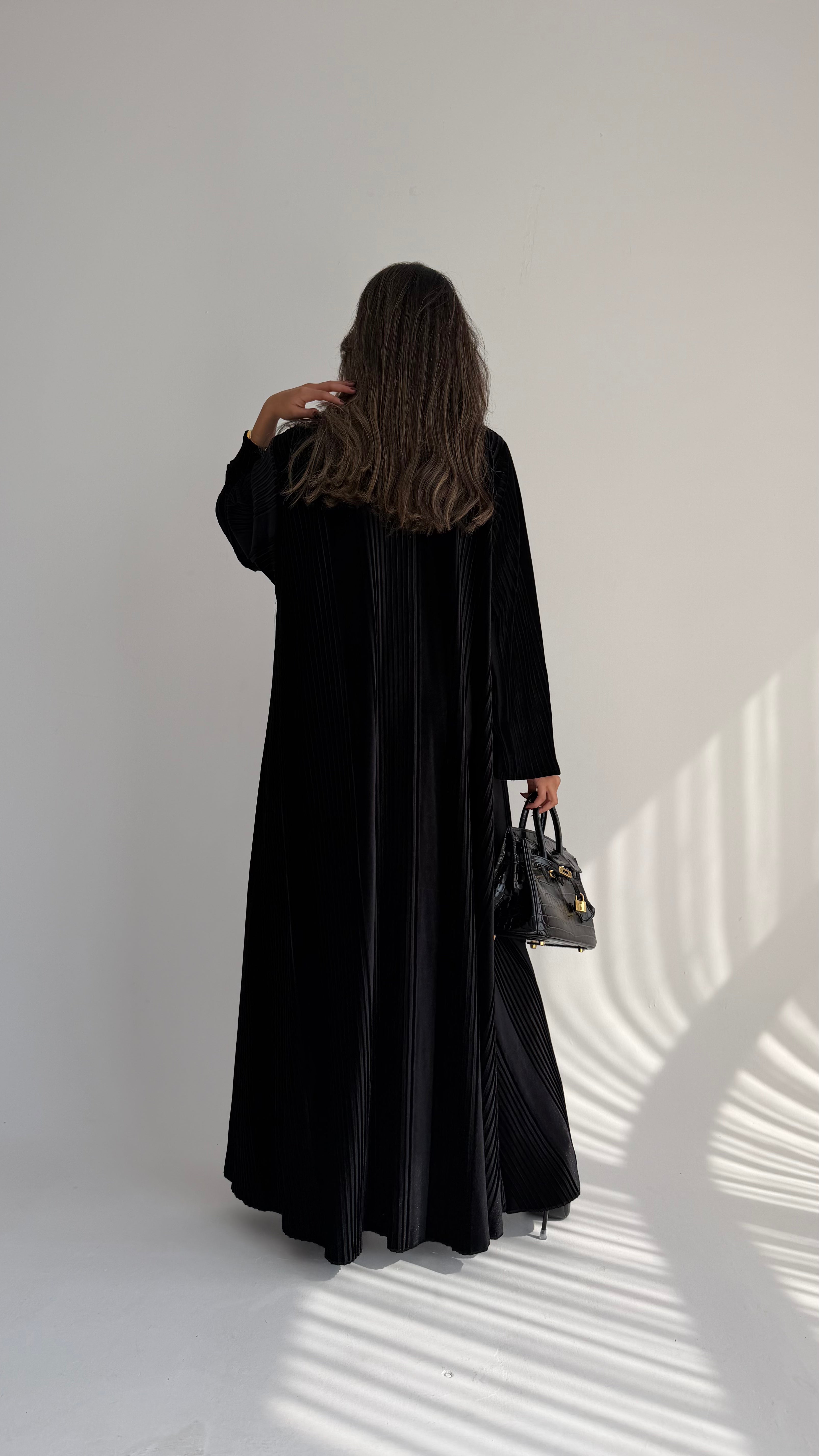 MW645 - Light Crepe Standing with Jacquard Half-Cloche