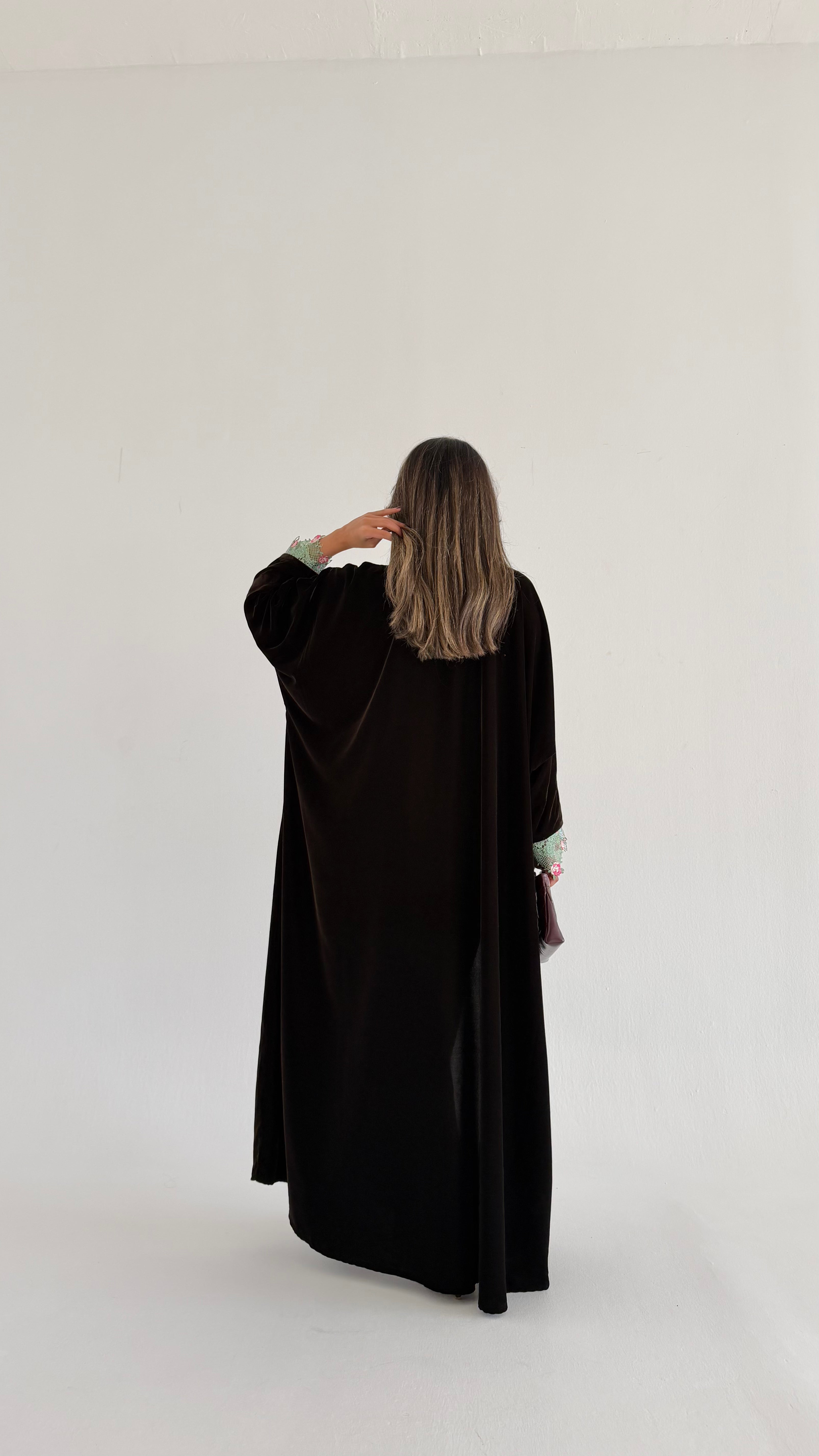 MW645 - Light Crepe Standing with Jacquard Half-Cloche