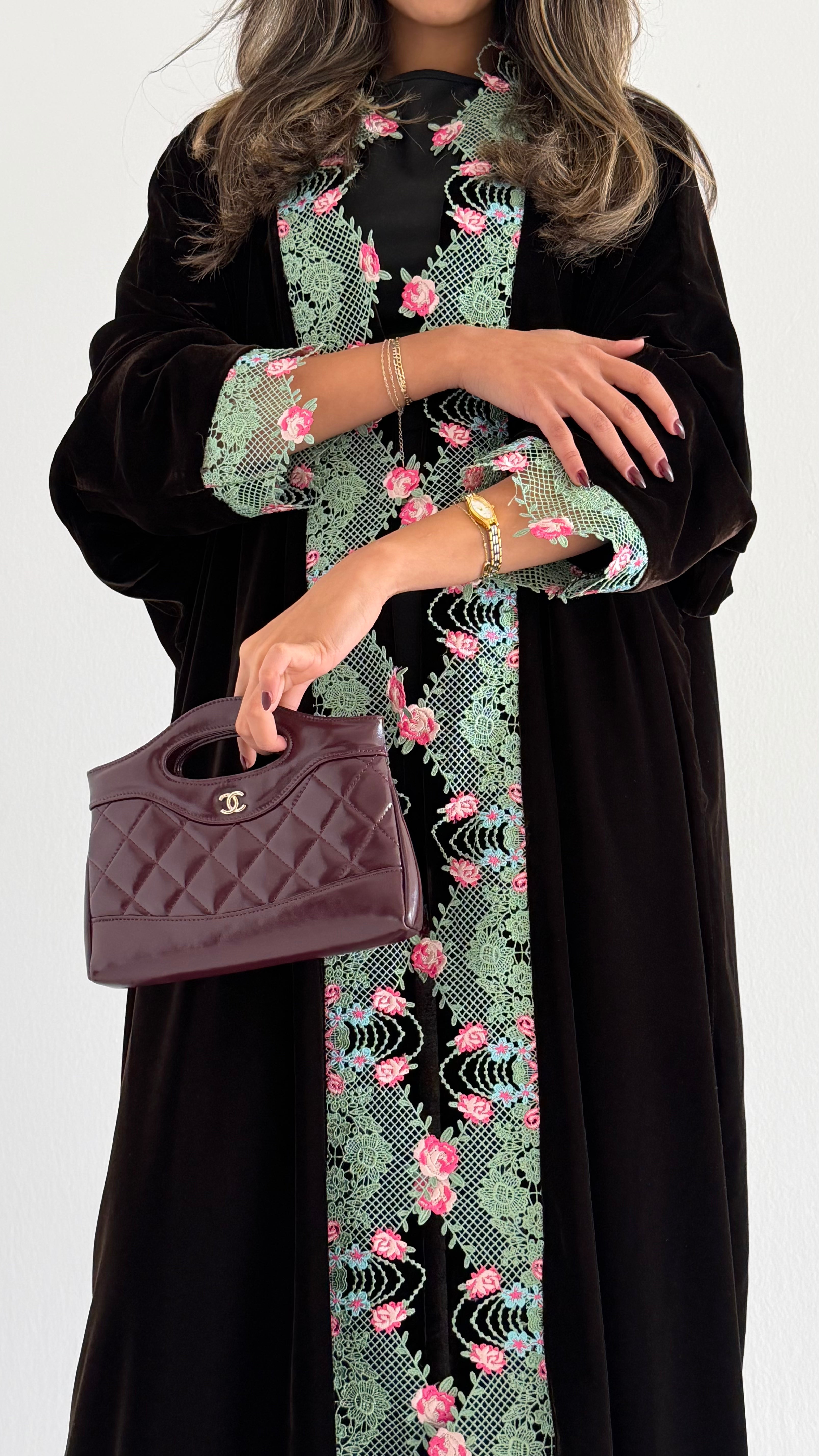 MW645 - Light Crepe Standing with Jacquard Half-Cloche