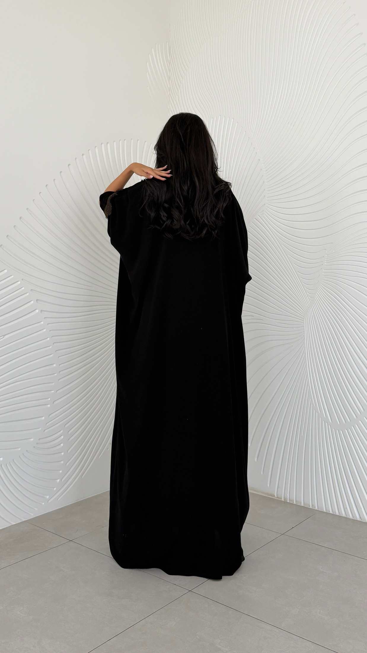 MWT5128 - عباية اسود كريب مع كلفة زيتي - Aya