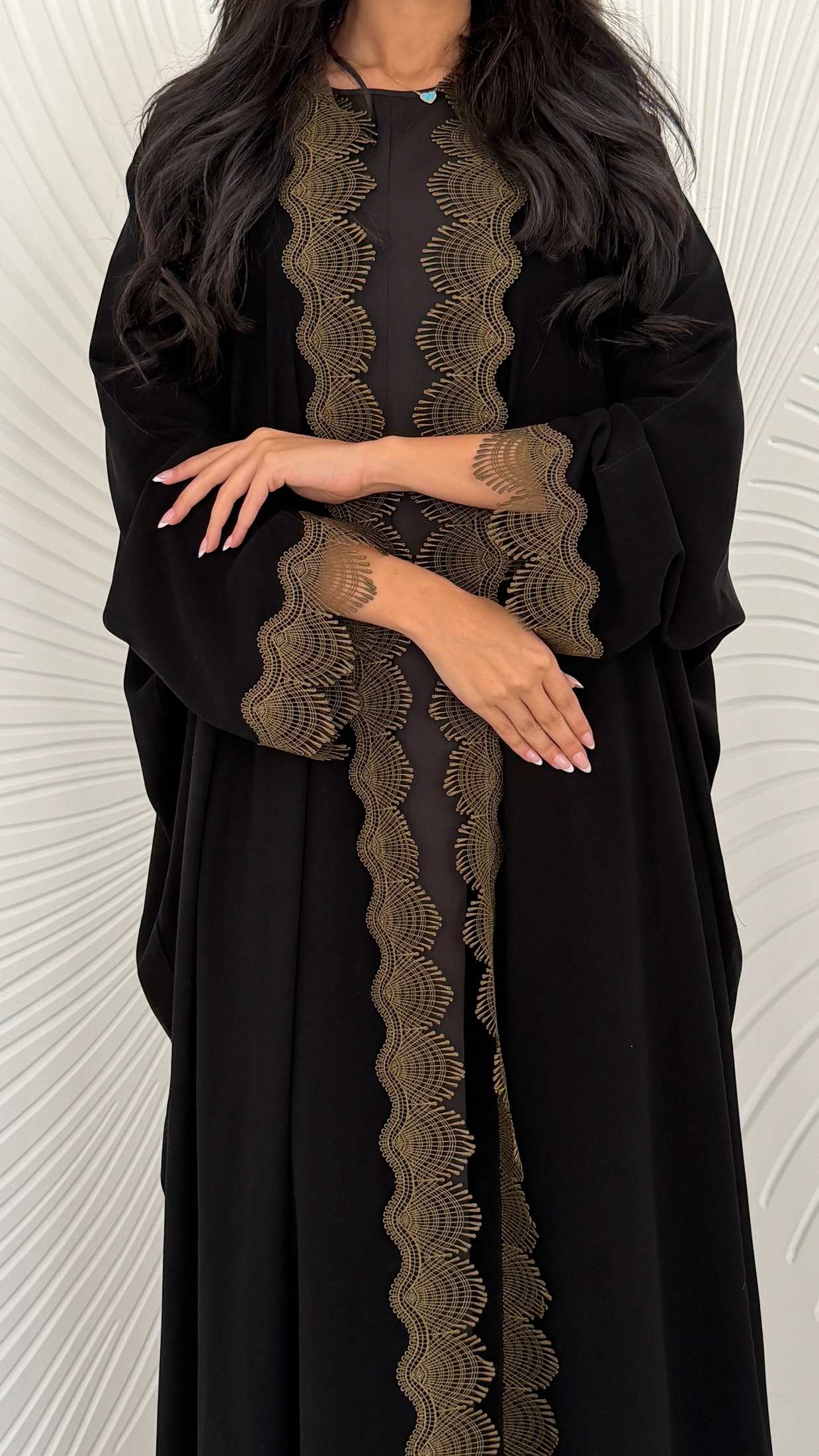 MWT5128 - عباية اسود كريب مع كلفة زيتي - Aya