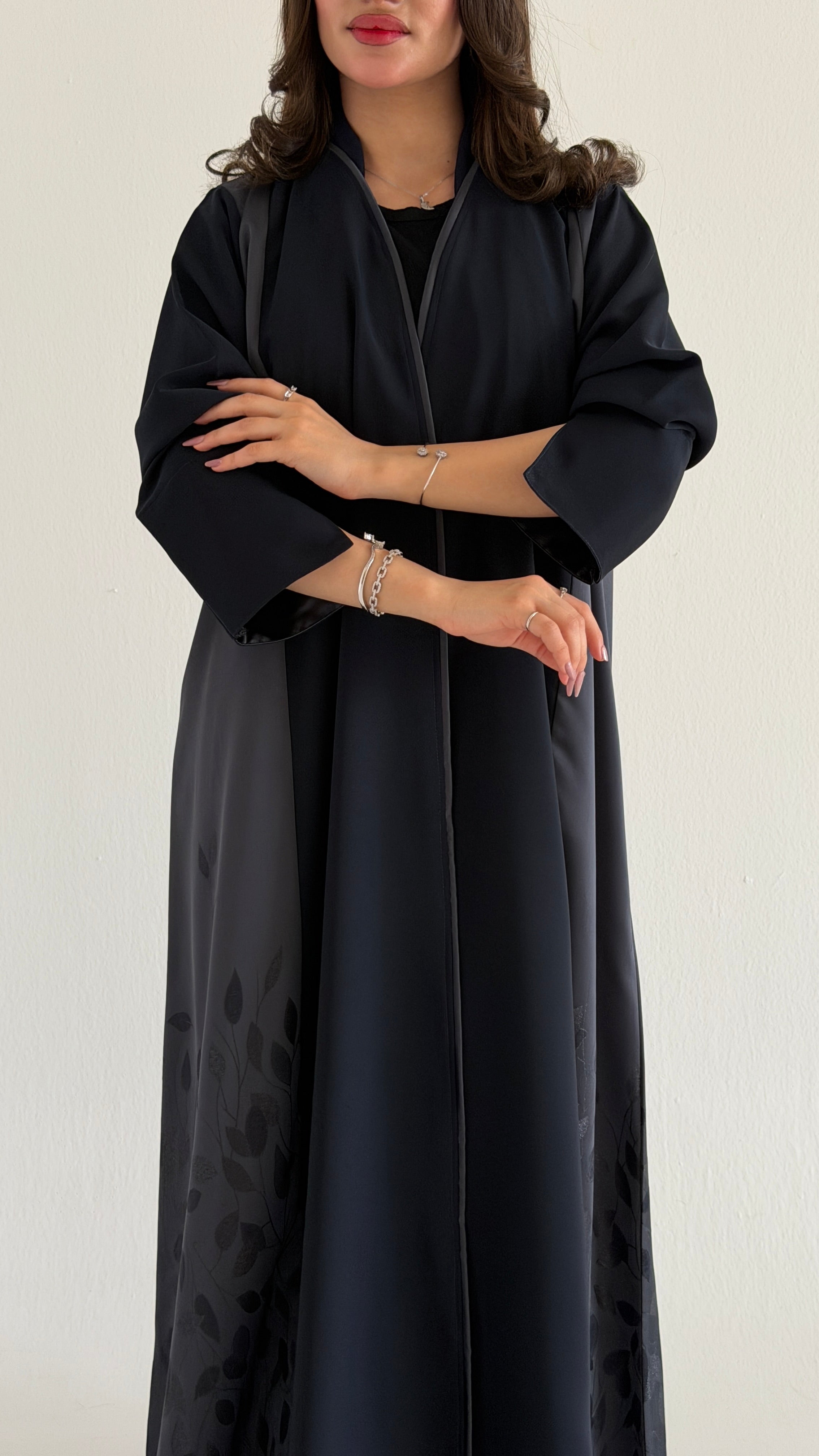 MW2113 - عباية كريب بقصة نص كلوش عصرية - Aya