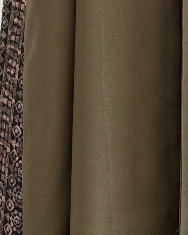 MWT798 - عبايه كريب مع تدخيله بالأكمام والجنب - Aya