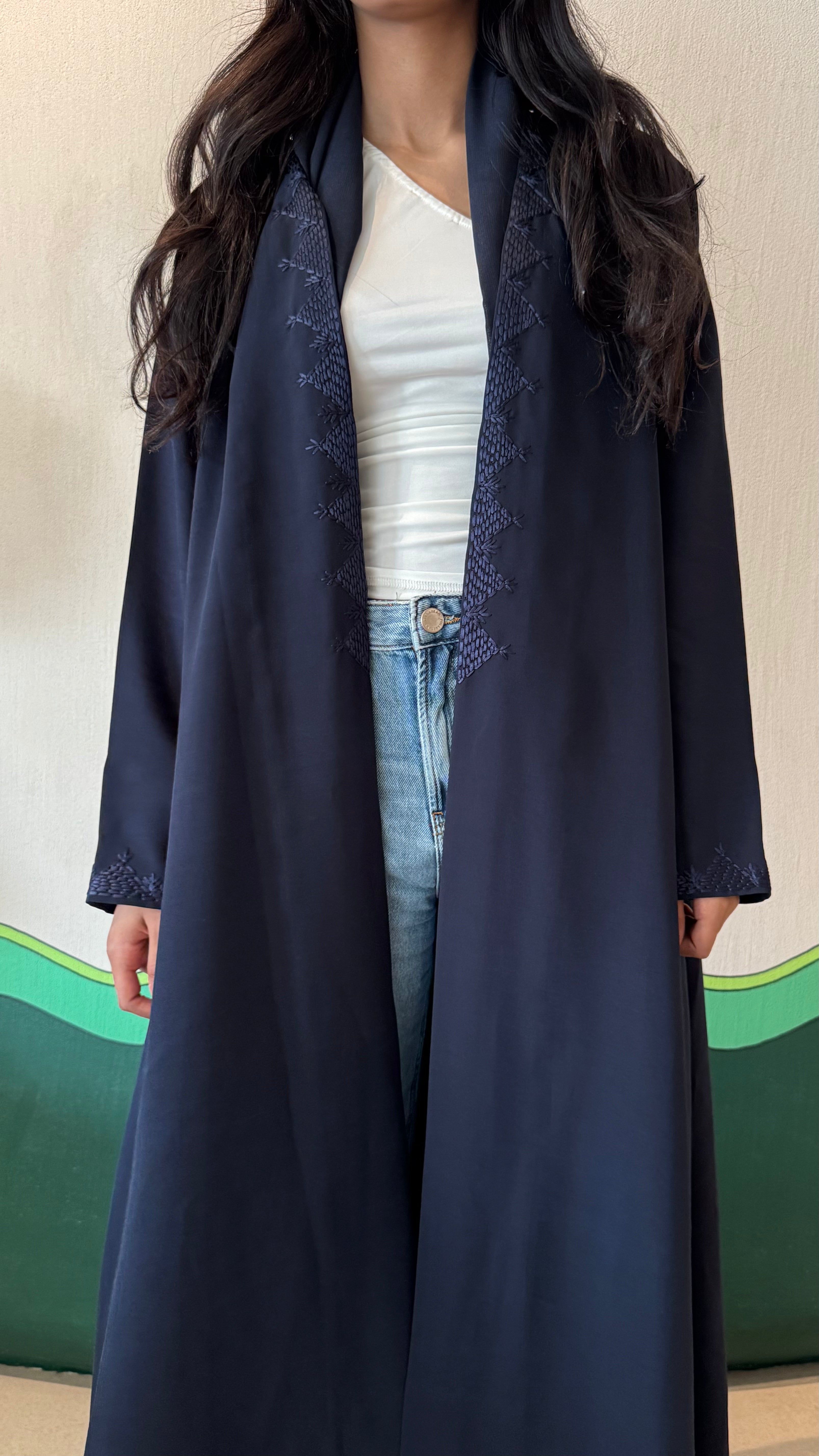 MWT362 - عباية كحلي تطريز