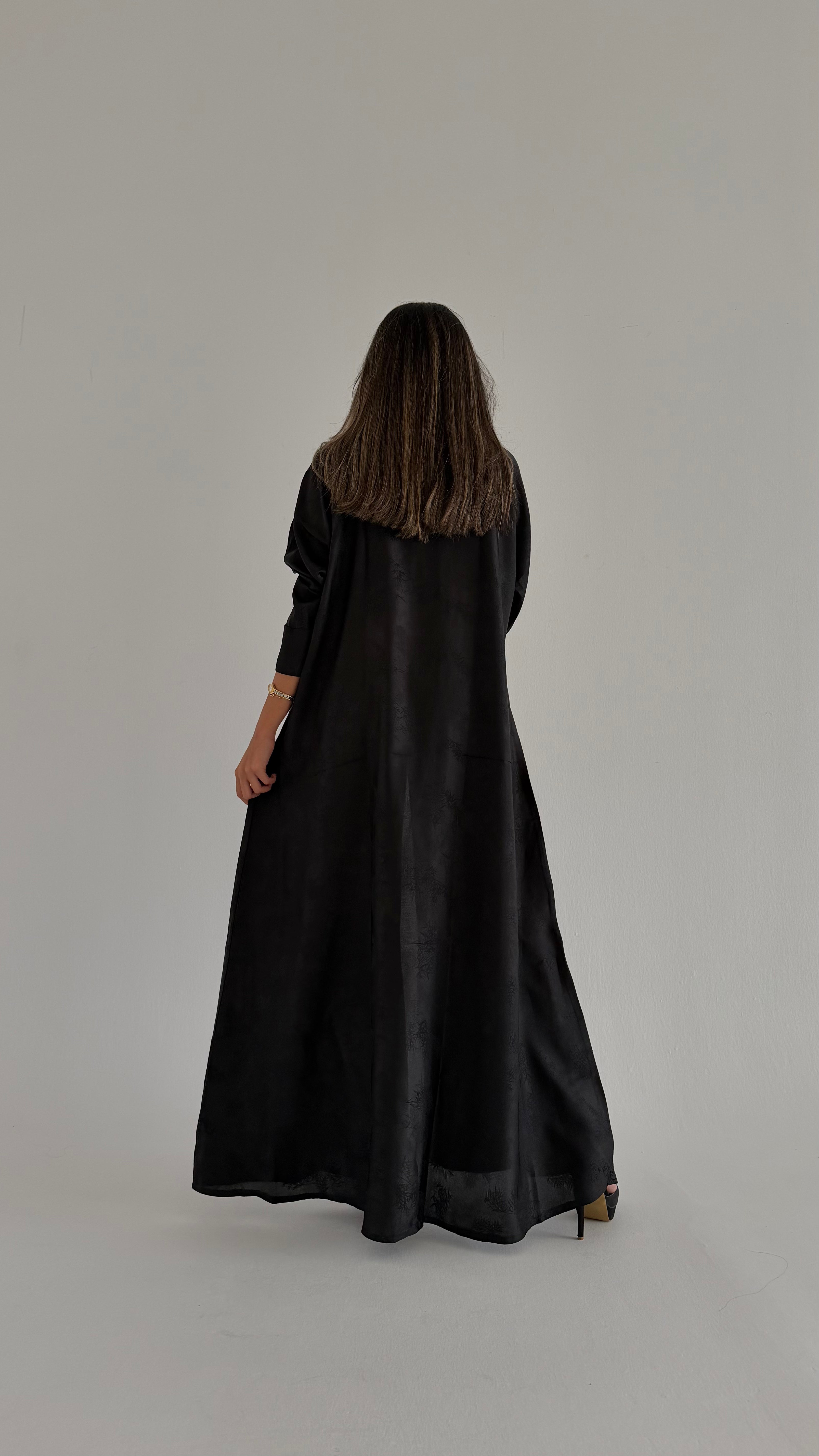 MW645 - Light Crepe Standing with Jacquard Half-Cloche