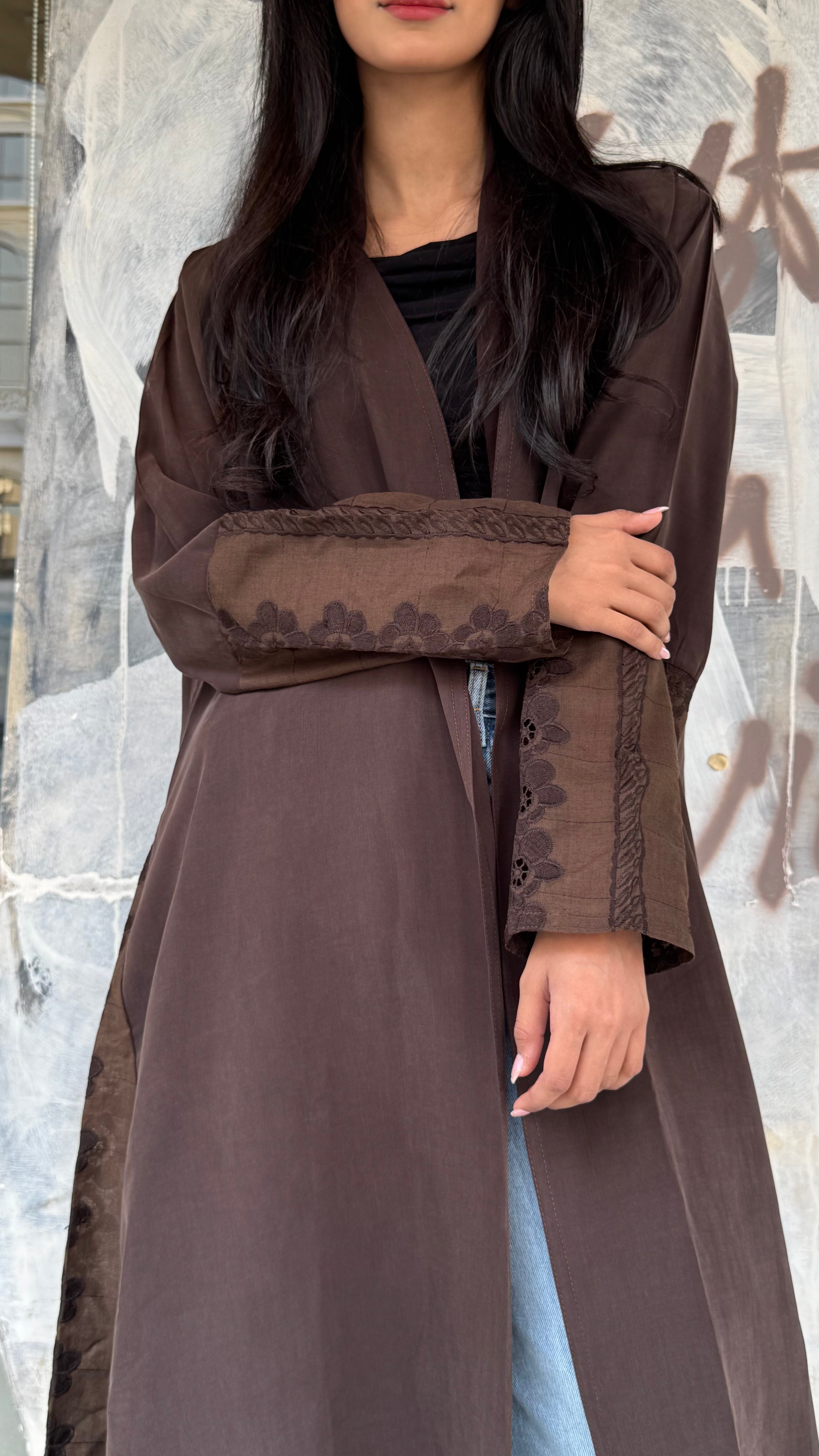 MW645 - Light Crepe Standing with Jacquard Half-Cloche